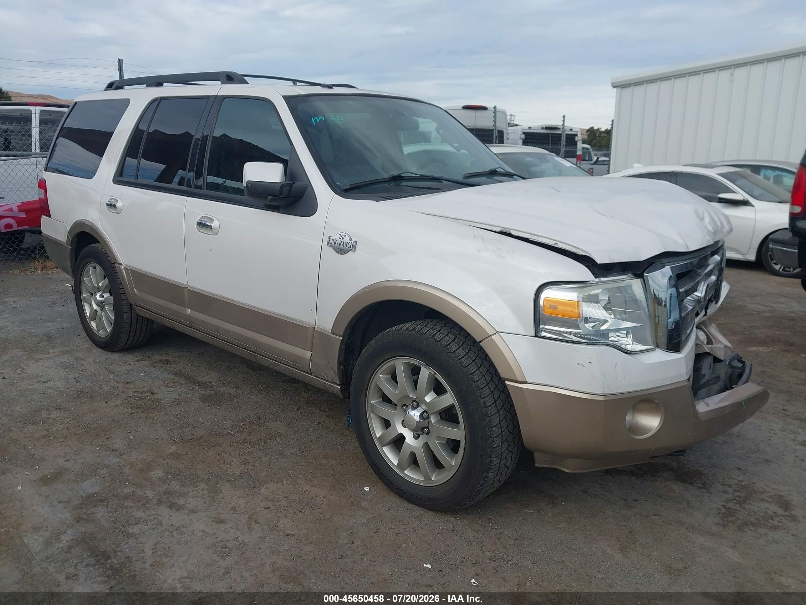 2011 Ford Expedition XLT, VIN 1FMJU1J54BEF21412 — Front end