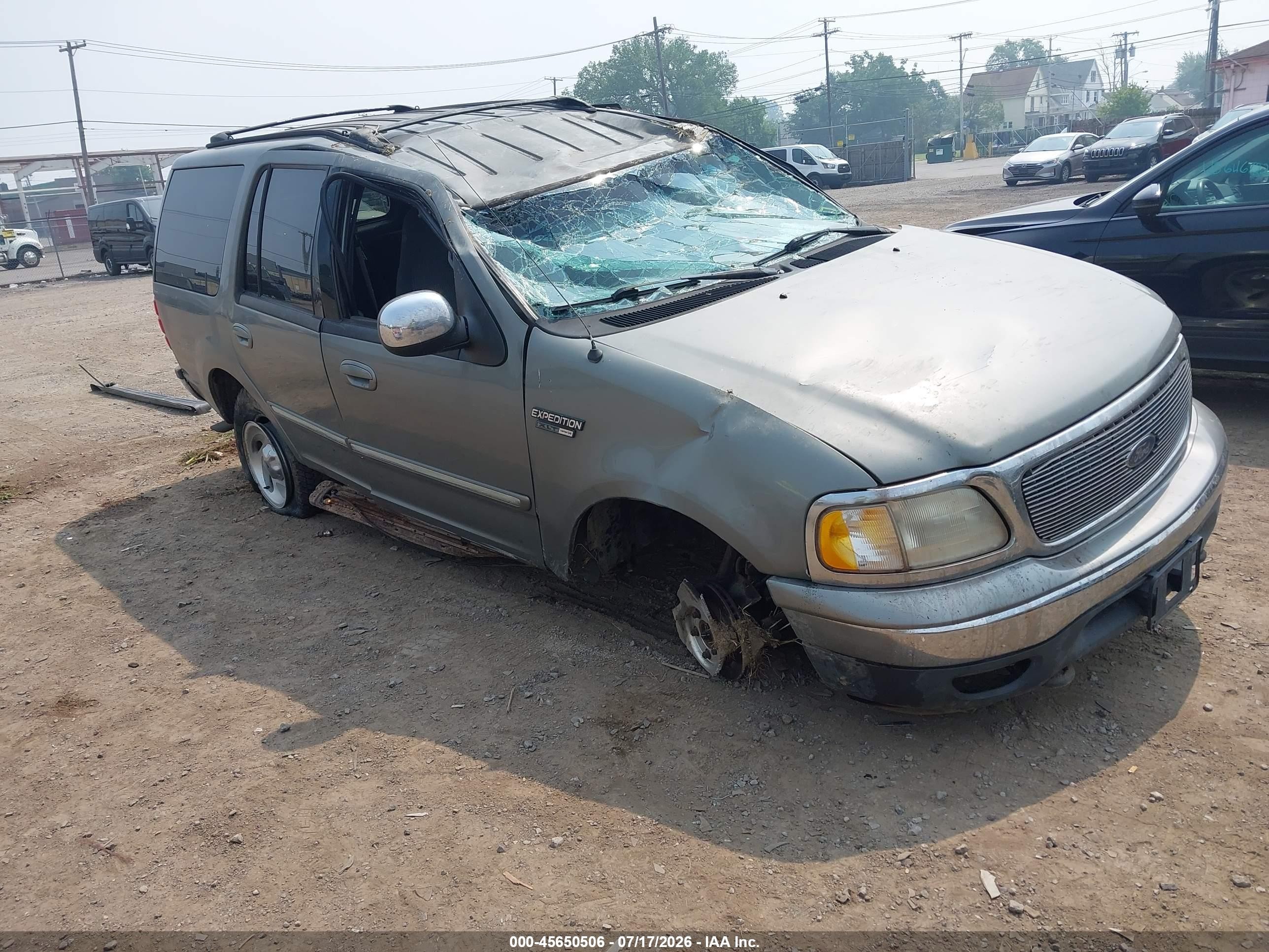 1999 Ford Expedition XLT, VIN 1FMRU186XXLA29472 — All over