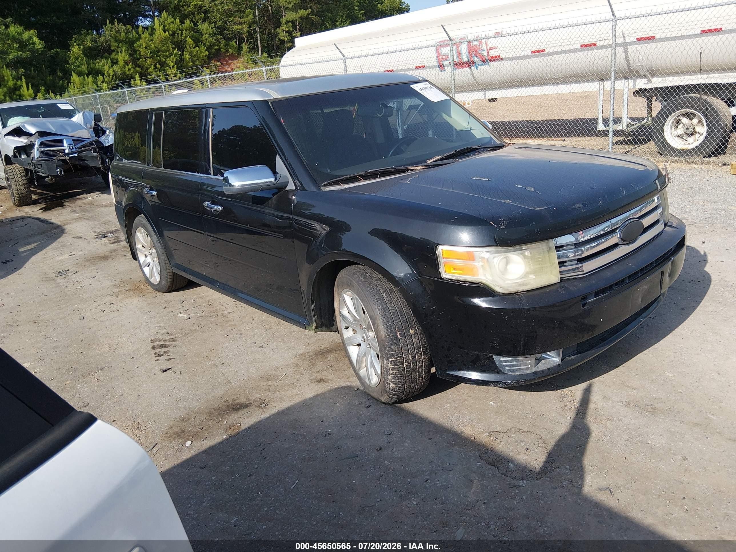 2009 Ford Flex Limited, VIN 2FMEK63CX9BA42028 — Rear end