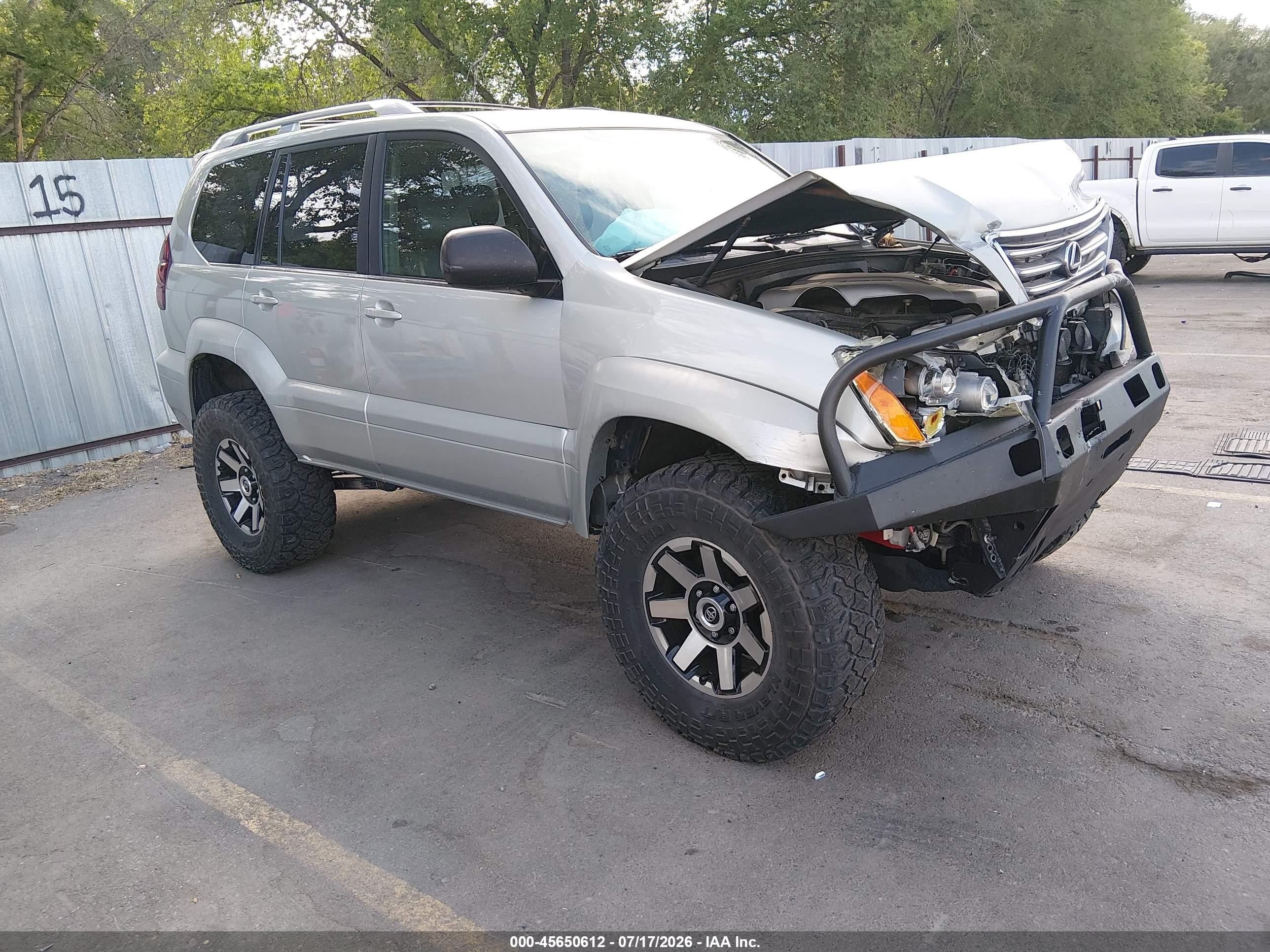 2004 Lexus GX 470, VIN JTJBT20X340064819 — Перед