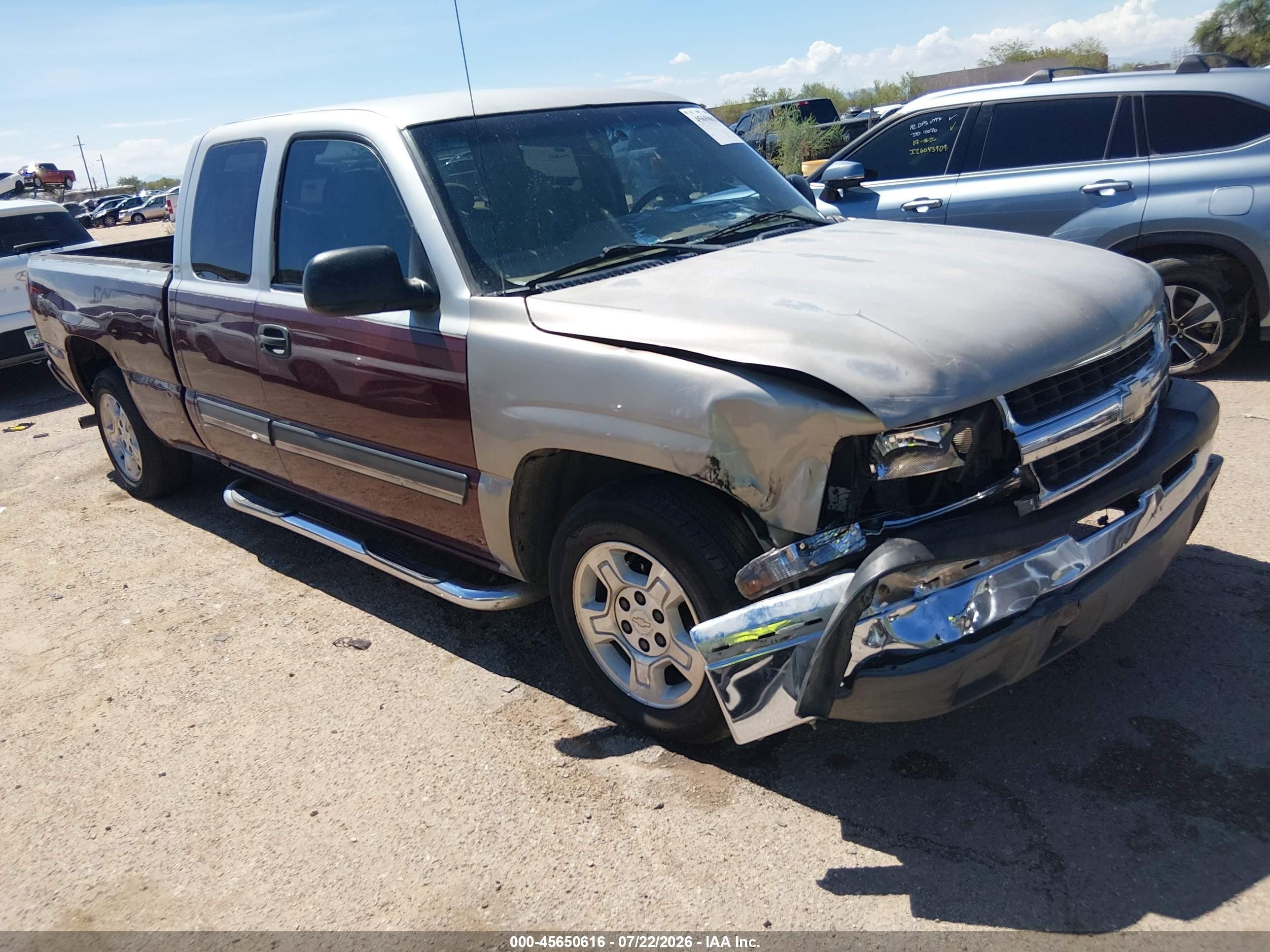 2003 Chevrolet Silverado 1500 LS, VIN 2GCEC19V231168992 — Перед