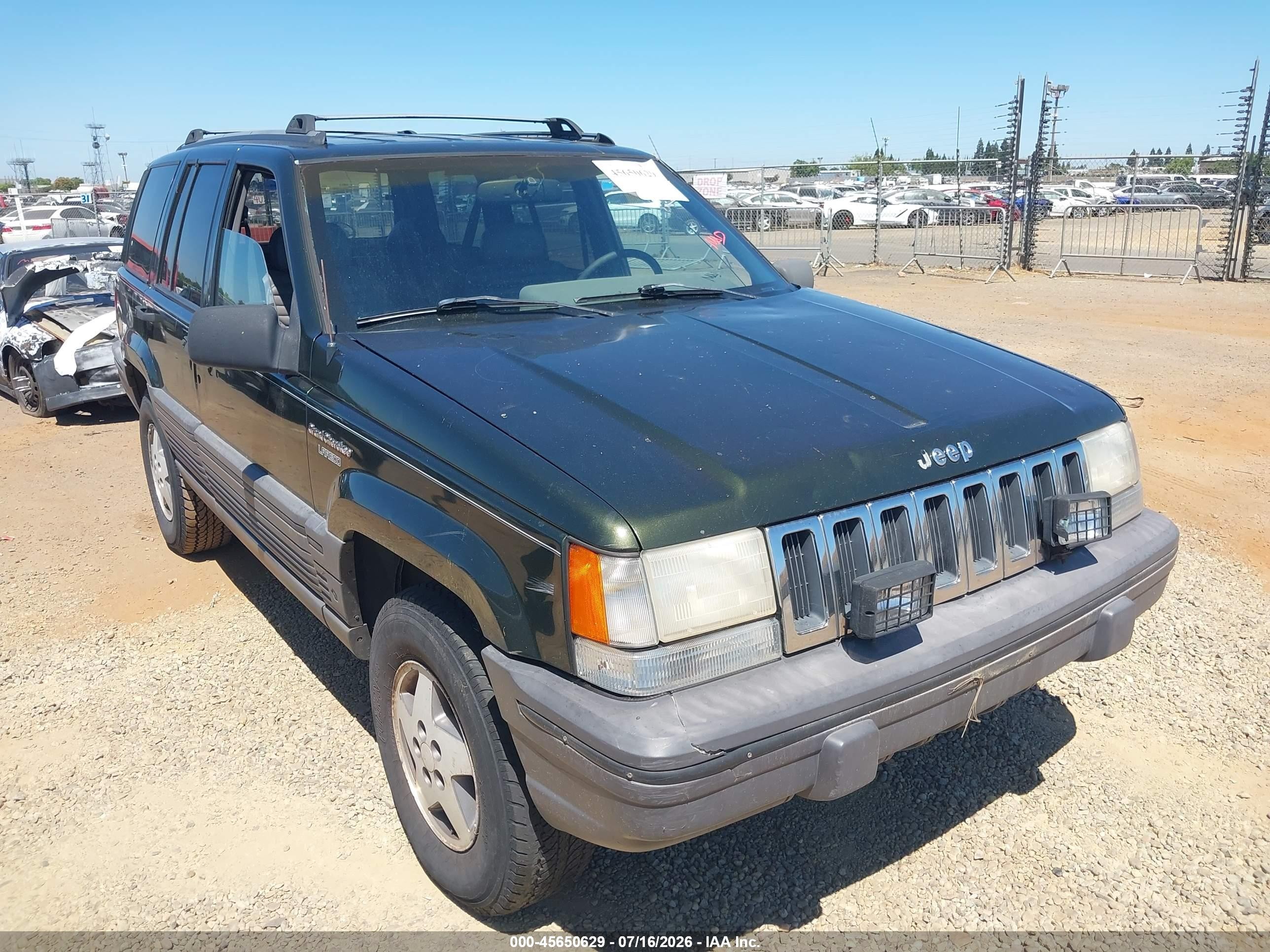 1995 Jeep Grand Cherokee Laredo, VIN 1J4GZ58Y5SC616610 — Normal wear