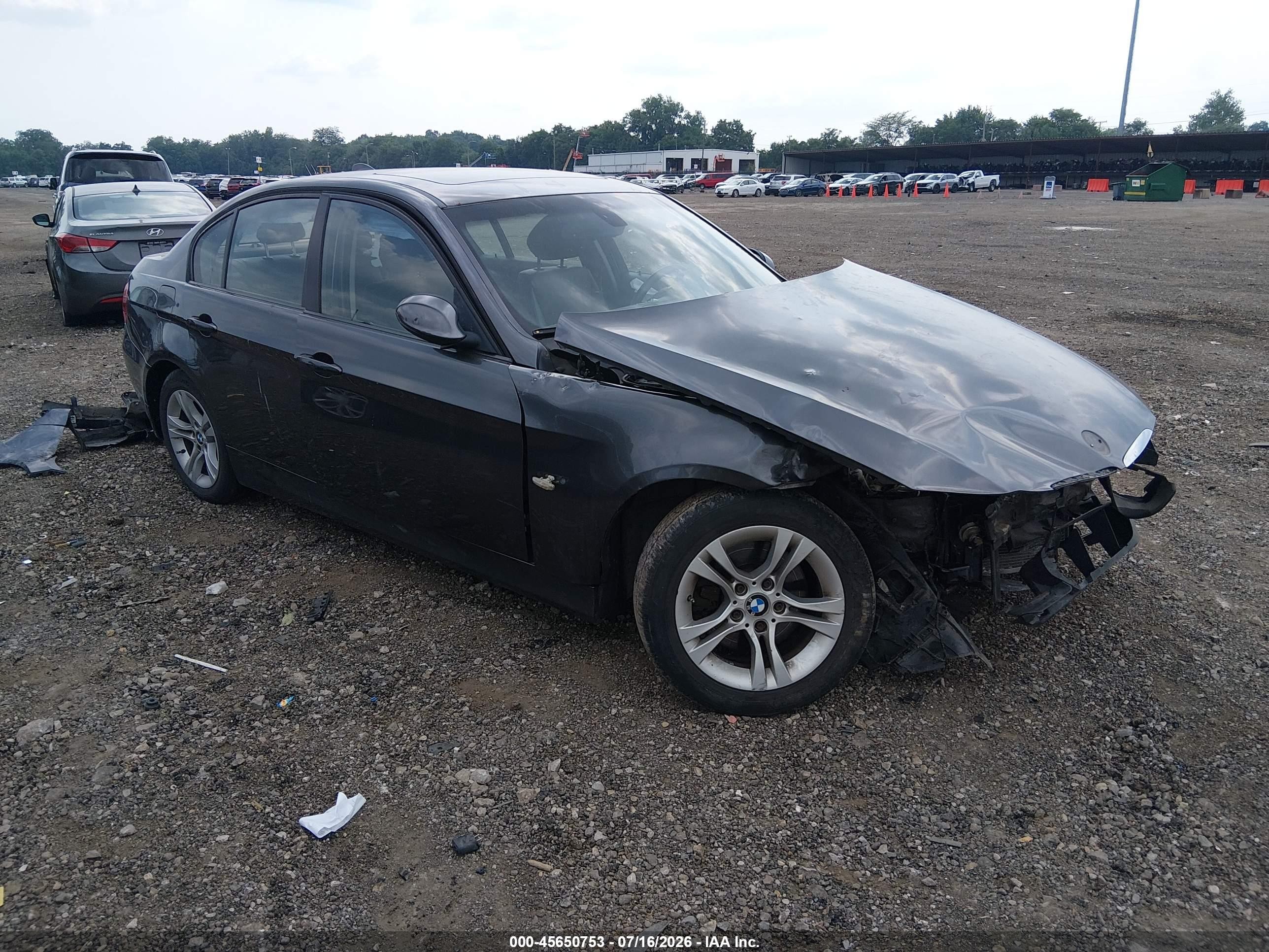 2008 BMW 3 Series 328i, VIN WBAVA375X8NL55274 — Side