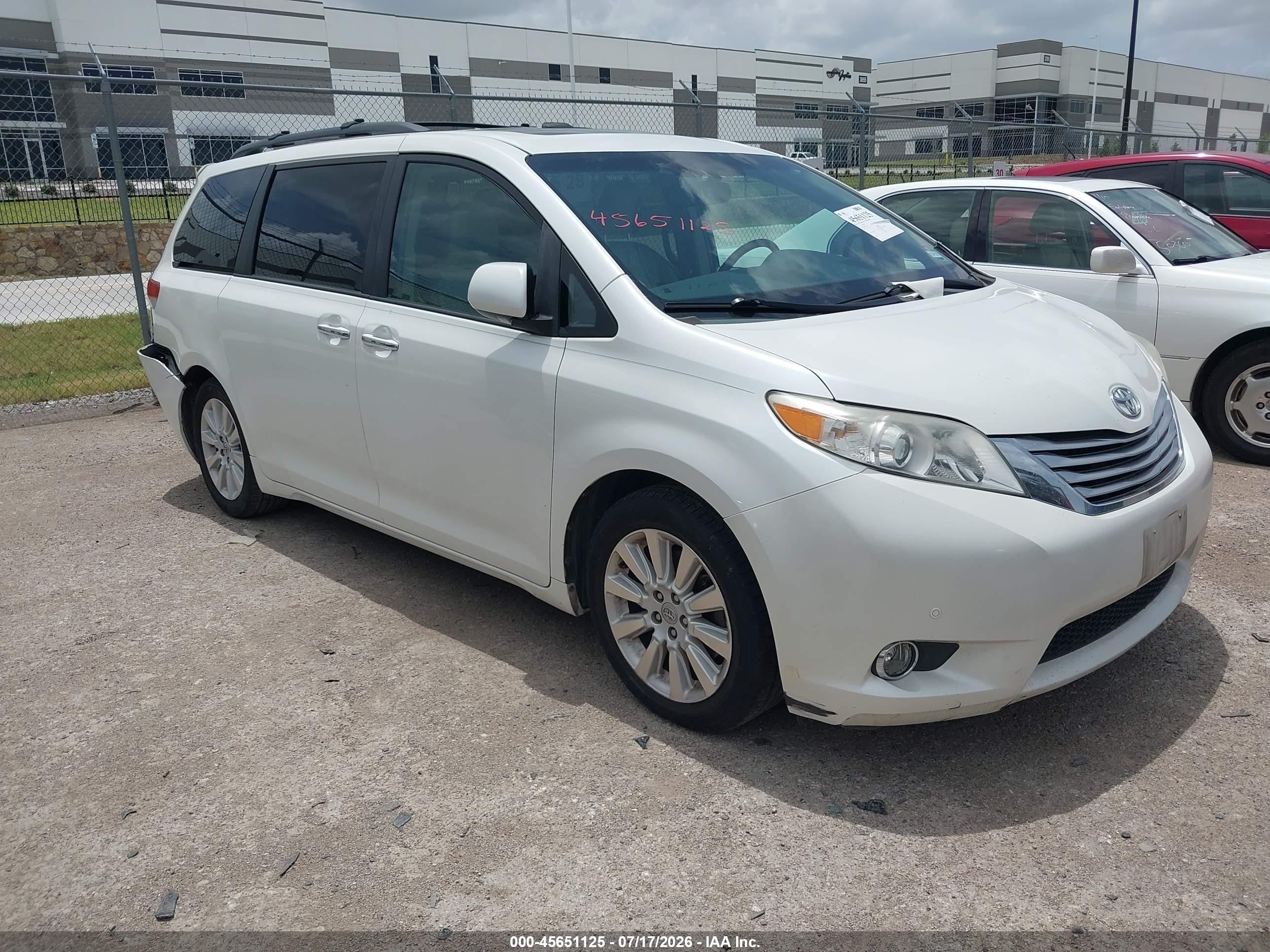 2012 Toyota Sienna Limited, VIN 5TDYK3DC5CS211392 — Rear end