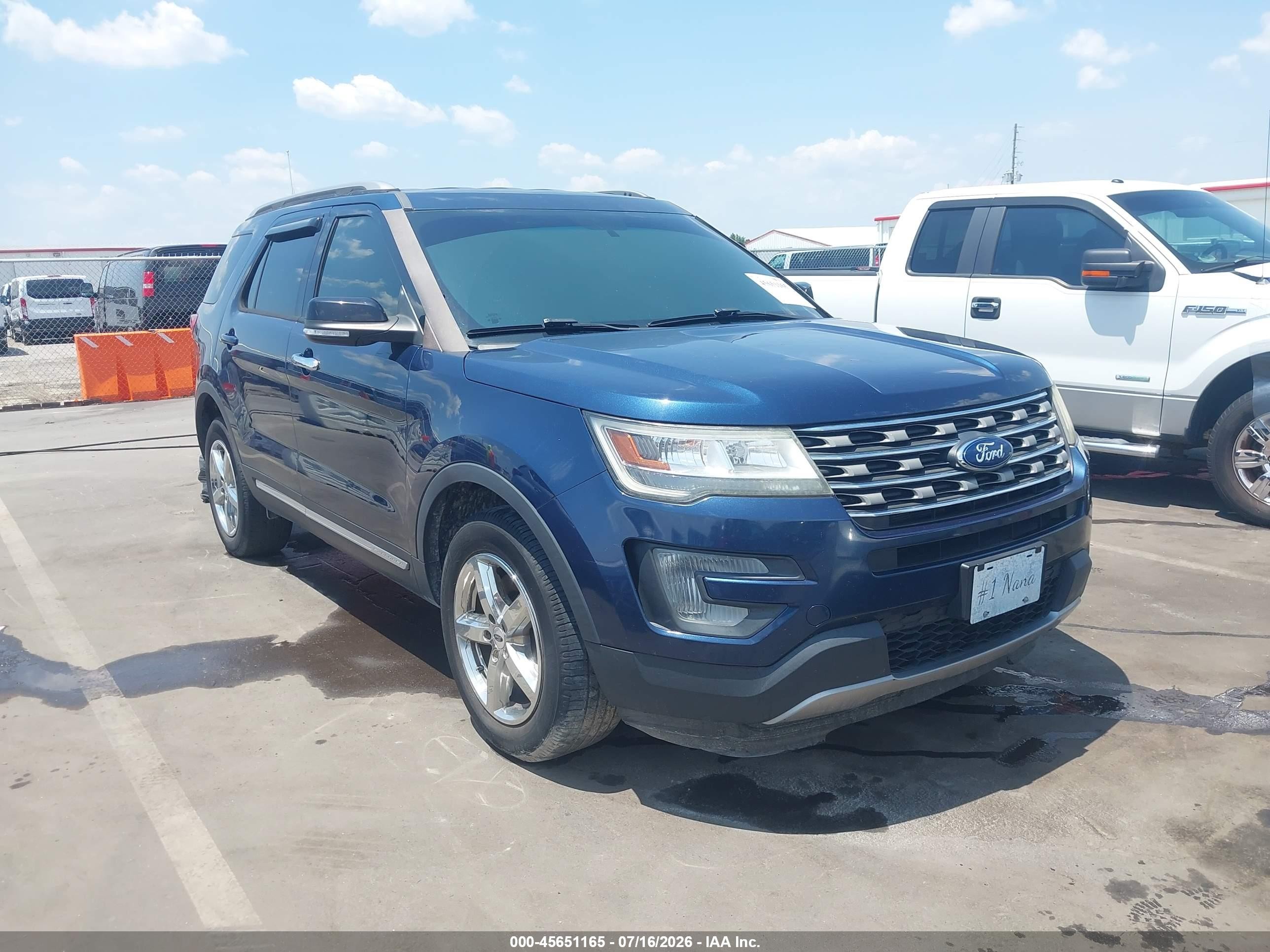 2017 Ford Explorer XLT, VIN 1FM5K8D81HGC77785 — Interior fire