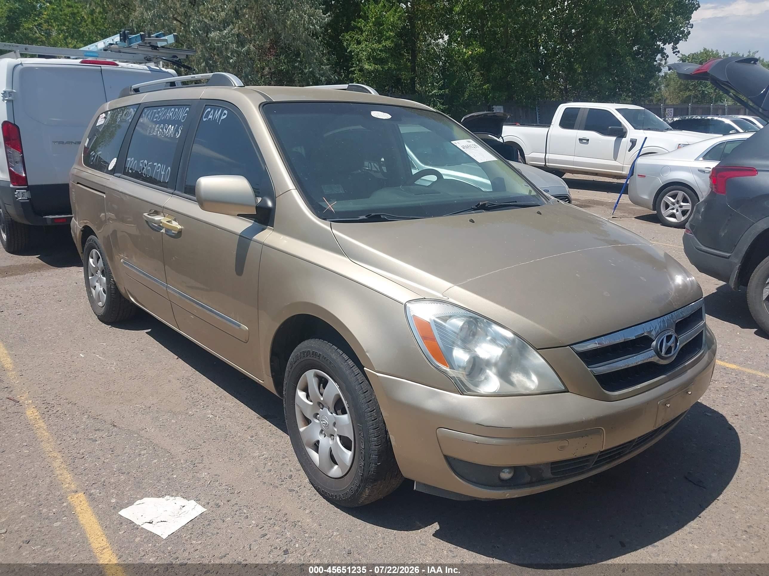 2007 Hyundai Entourage GLS, VIN KNDMC233676011294 — Rear end