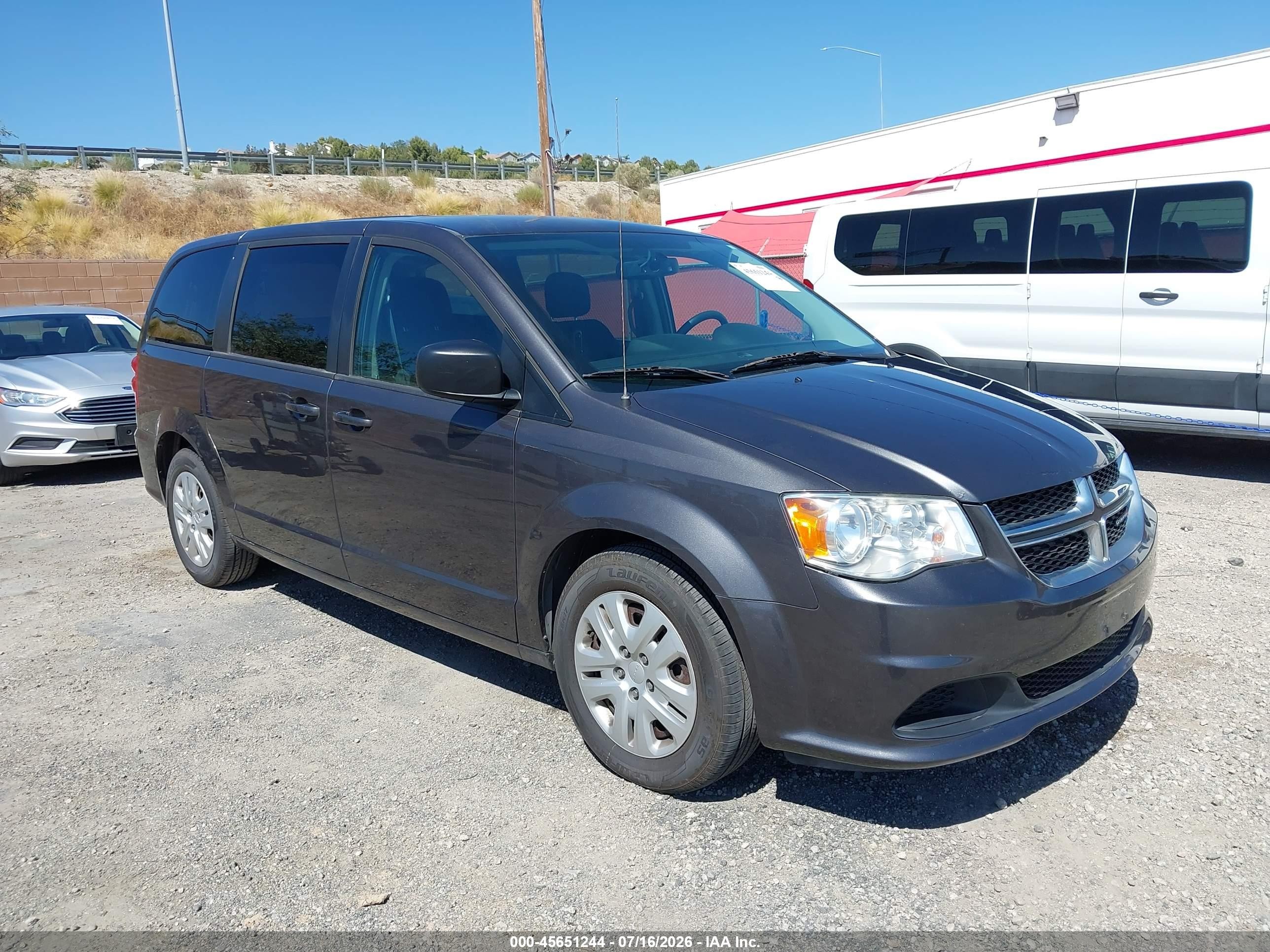 2018 Dodge Grand Caravan SE, VIN 2C4RDGBG0JR248609 — Side