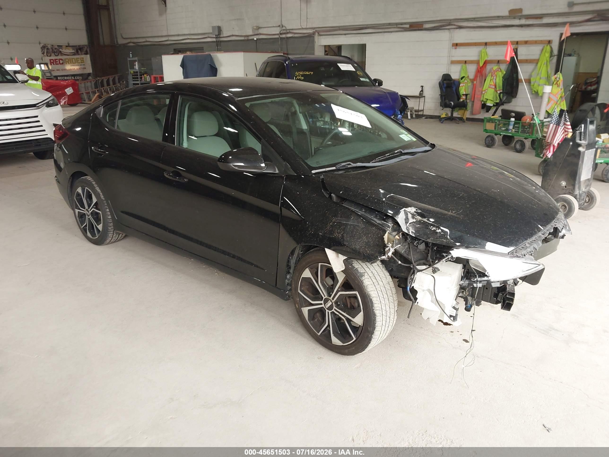 2019 Hyundai Elantra SE, VIN 5NPD74LF4KH421374 — Front end