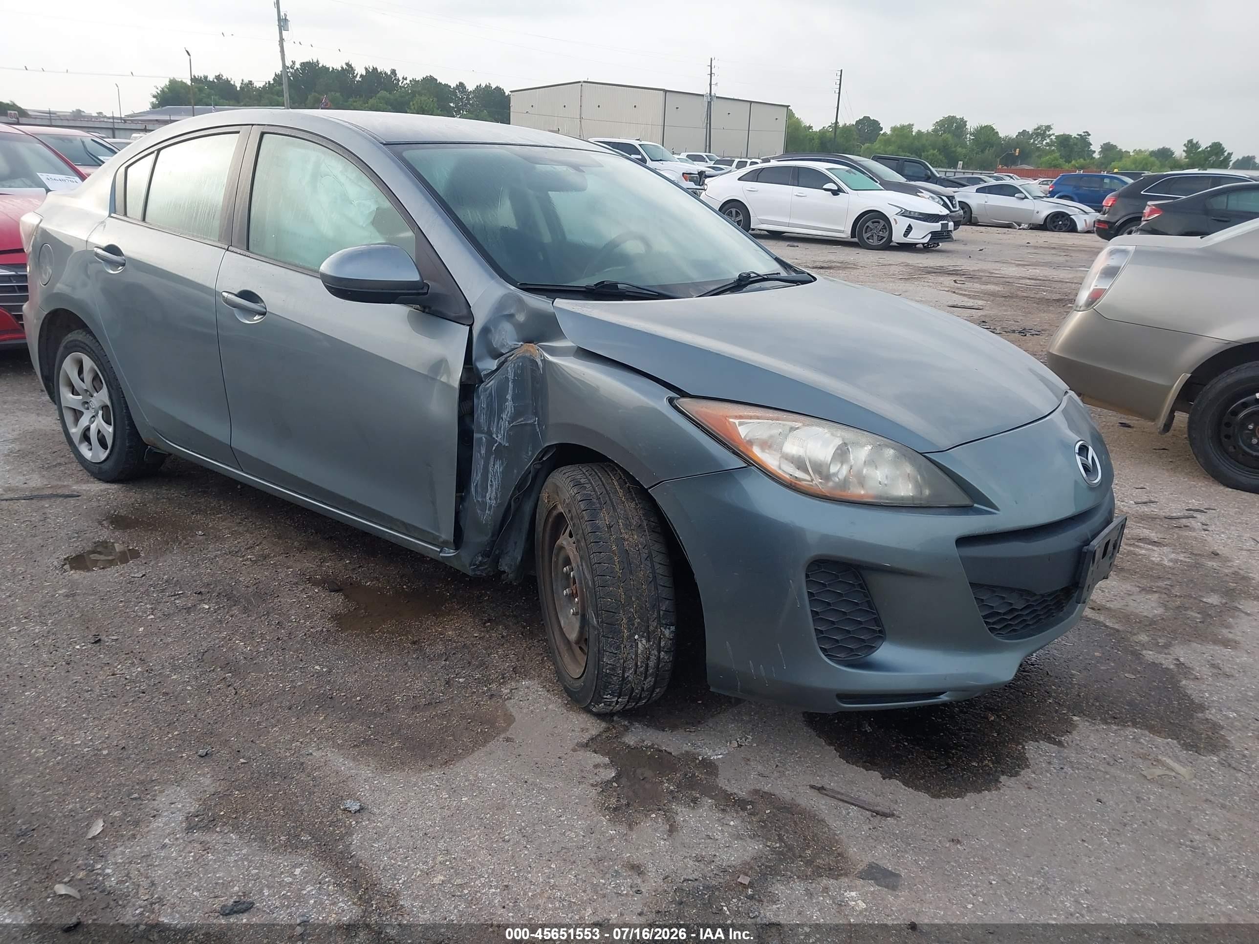 2013 Mazda 3 i Sport, VIN JM1BL1UP9D1749800 — Normal wear