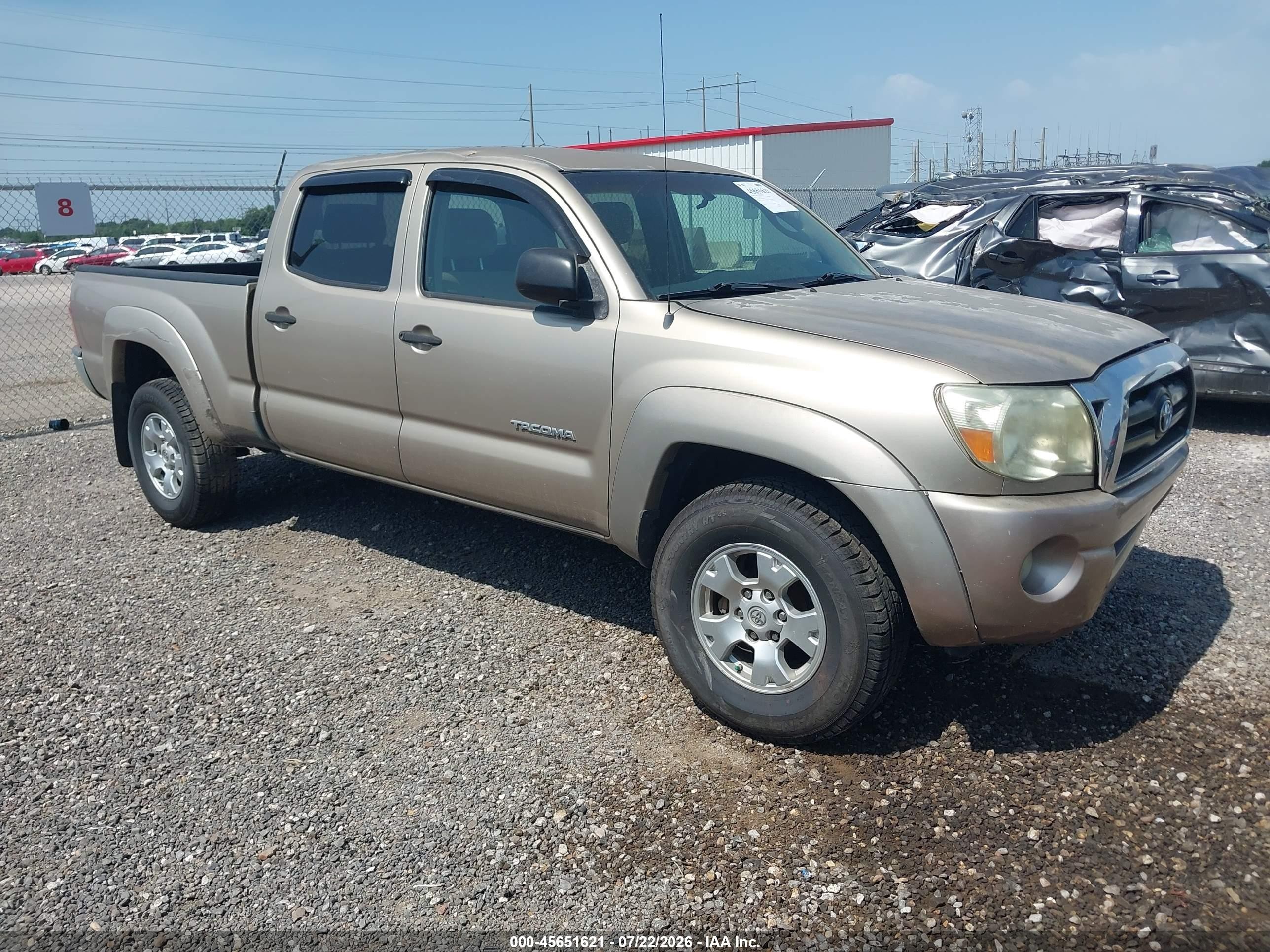 2007 Toyota Tacoma PreRunner, VIN 3TMKU72NX7M013263 — Front end