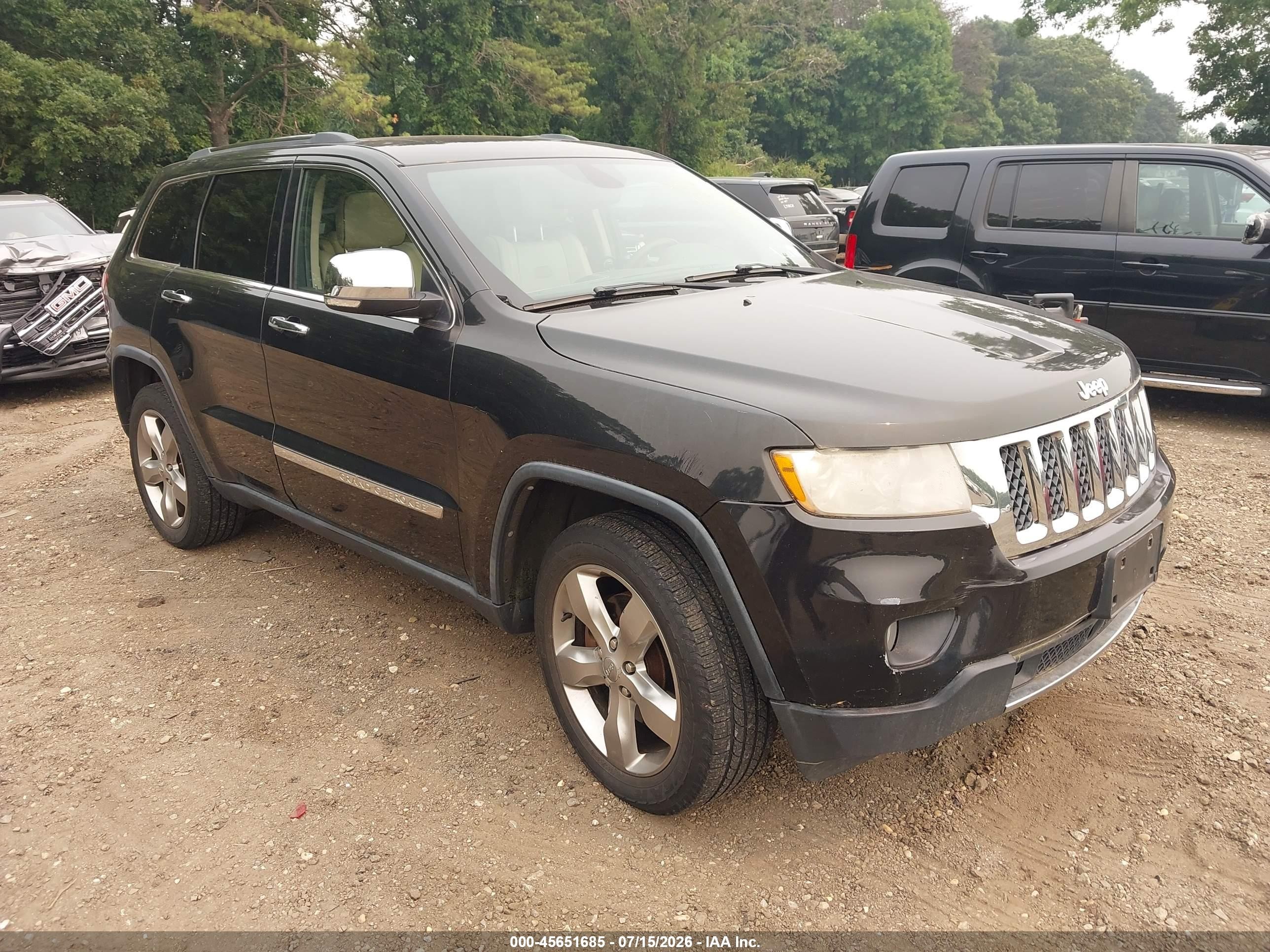 2013 Jeep Grand Cherokee Overland, VIN 1C4RJFCT4DC651942 — Normal wear
