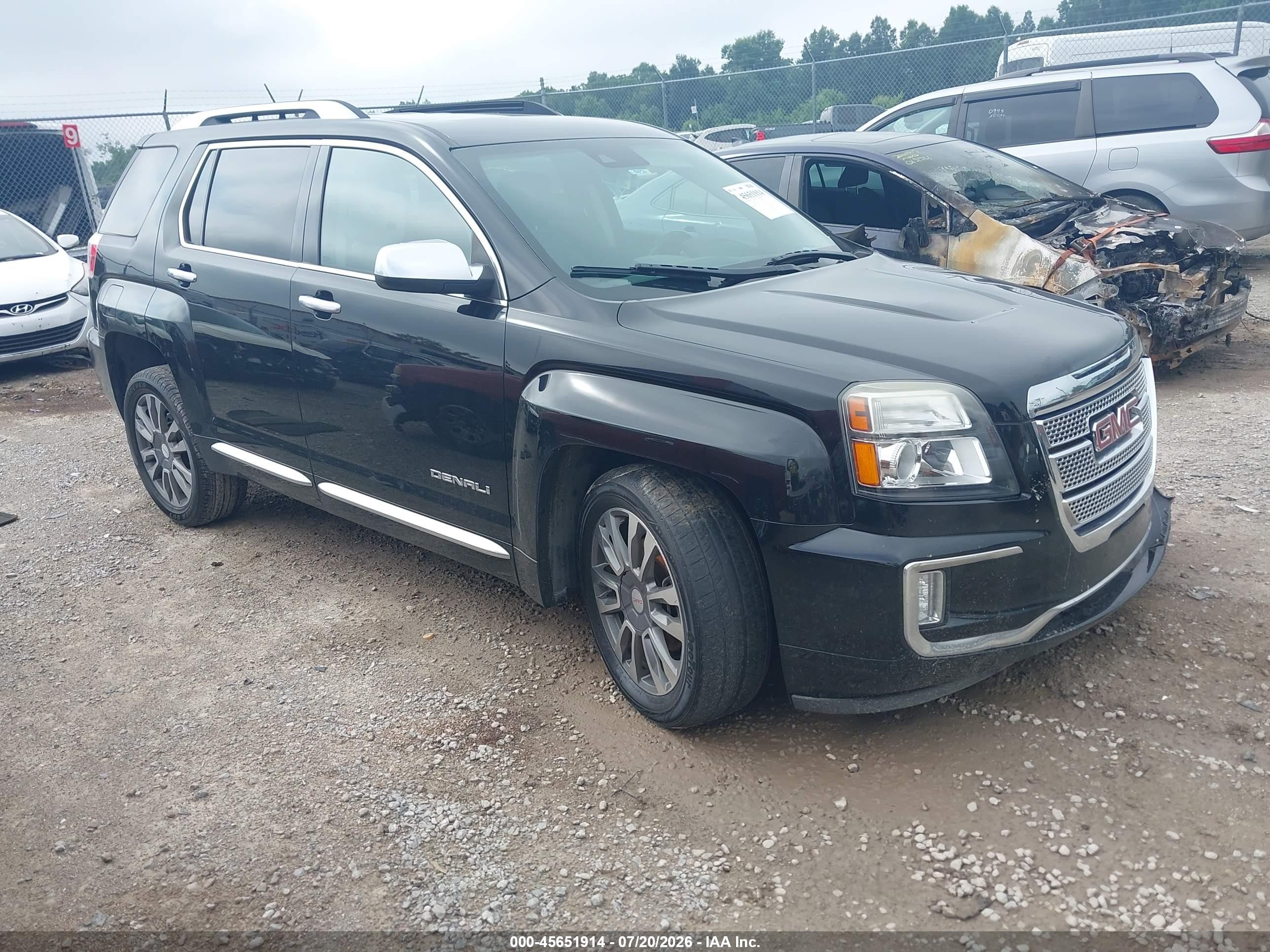 2017 GMC Terrain Denali, VIN 2GKFLRE35H6121039 — Front end