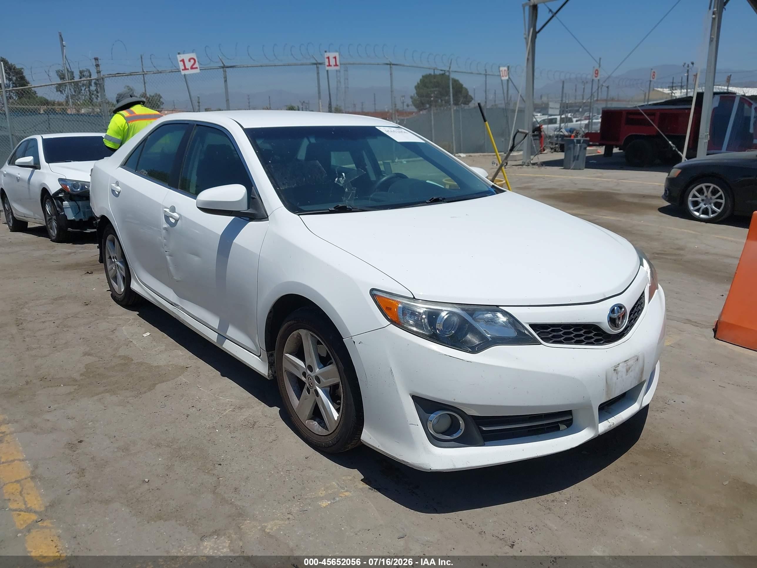 2014 Toyota Camry SE Sport, VIN 4T1BF1FK1EU444456 — Rear end