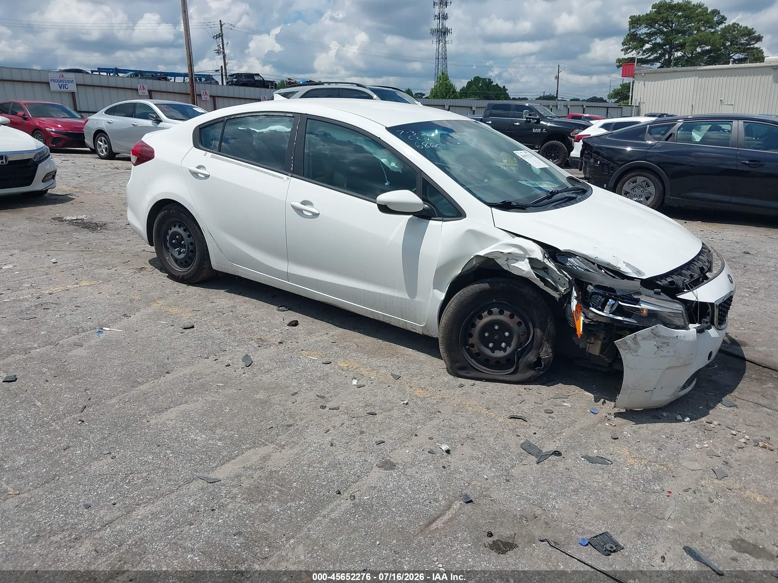 2018 Kia Forte LX, VIN 3KPFK4A71JE166866 — Front end