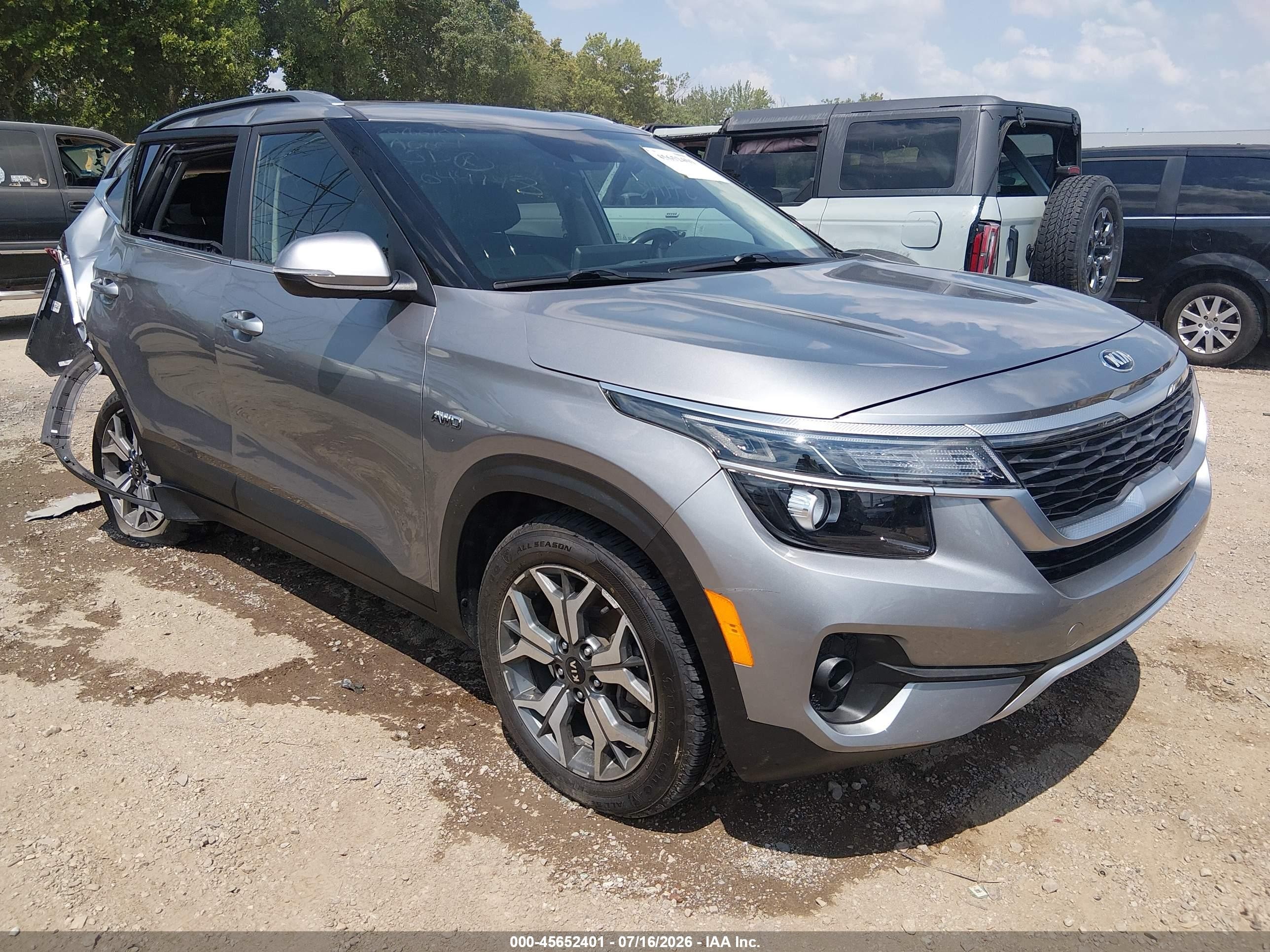 2021 Kia Seltos EX, VIN KNDERCAA6M7044148 — Rear end