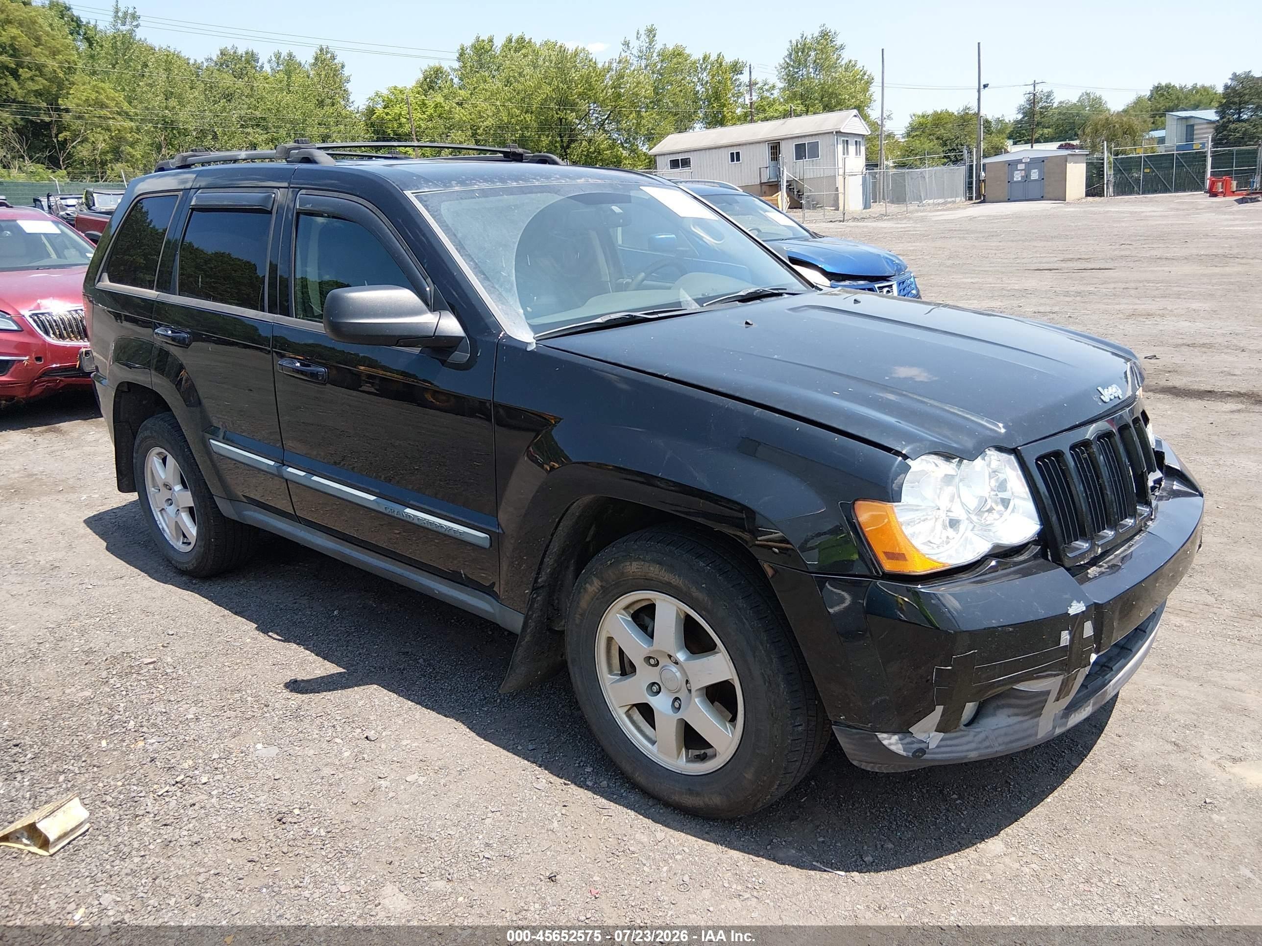 2008 Jeep Grand Cherokee Laredo, VIN 1J8GR48K58C137293 — Front end