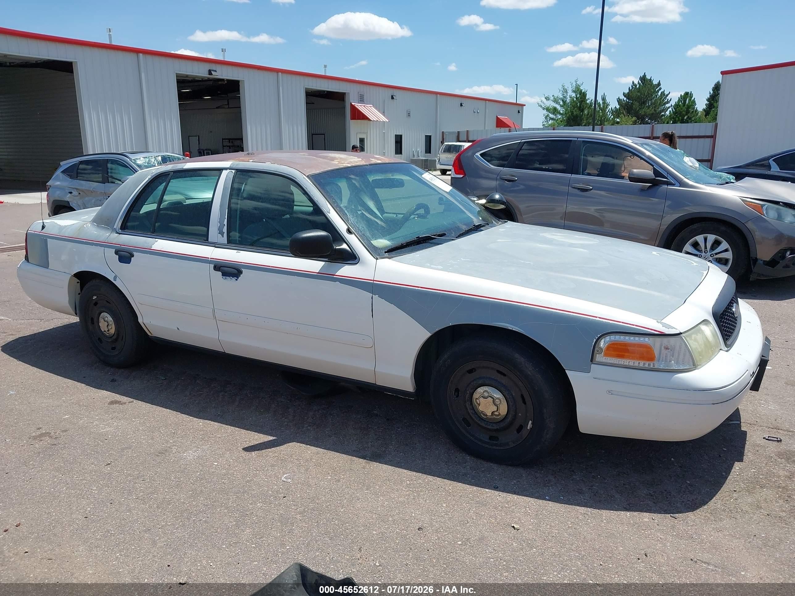 2005 Ford Police Interceptor, VIN 2FAHP71W35X165890 — Rear end