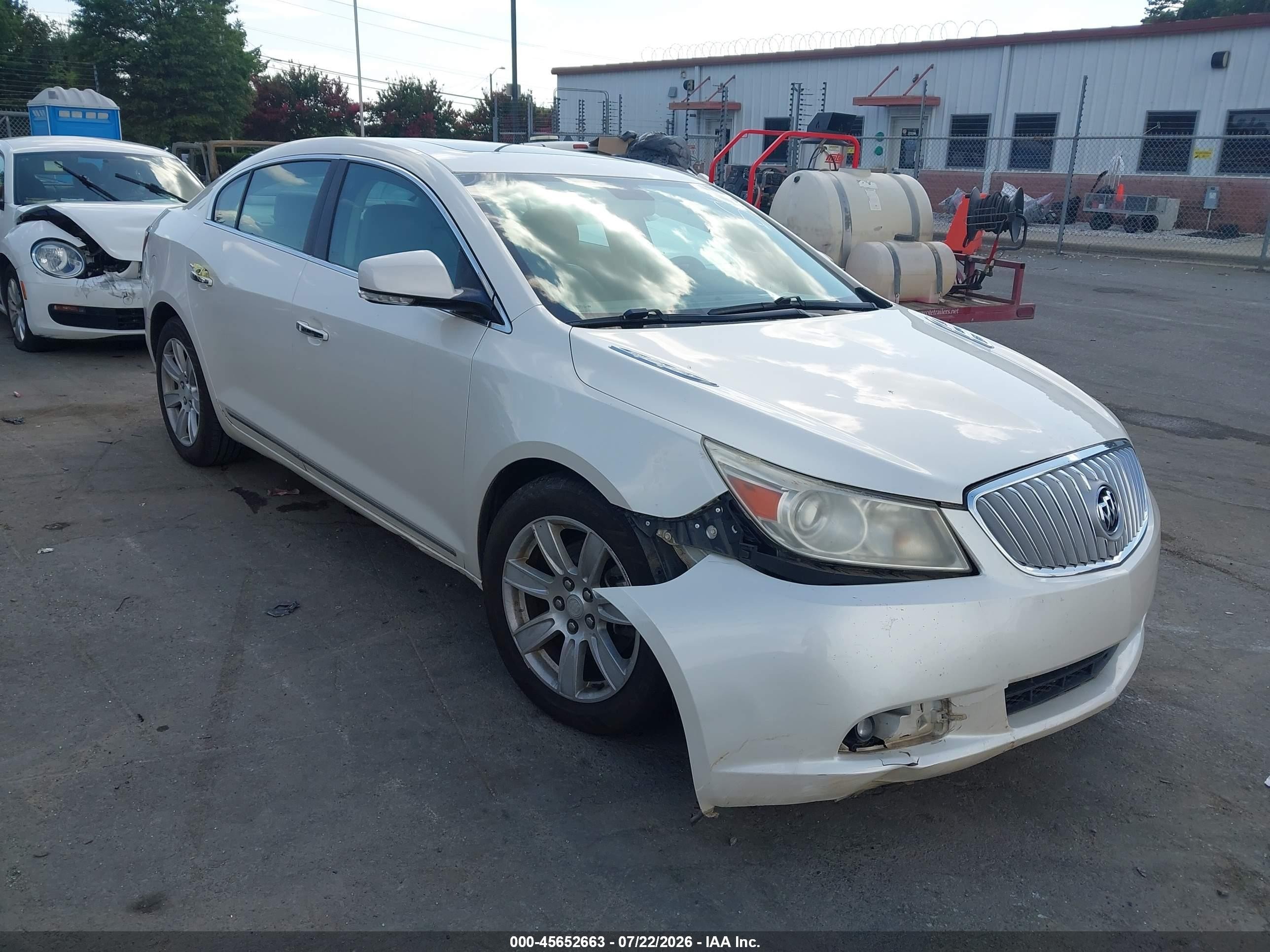 2011 Buick LaCrosse CXL, VIN 1G4GC5GD7BF318432 — Front end