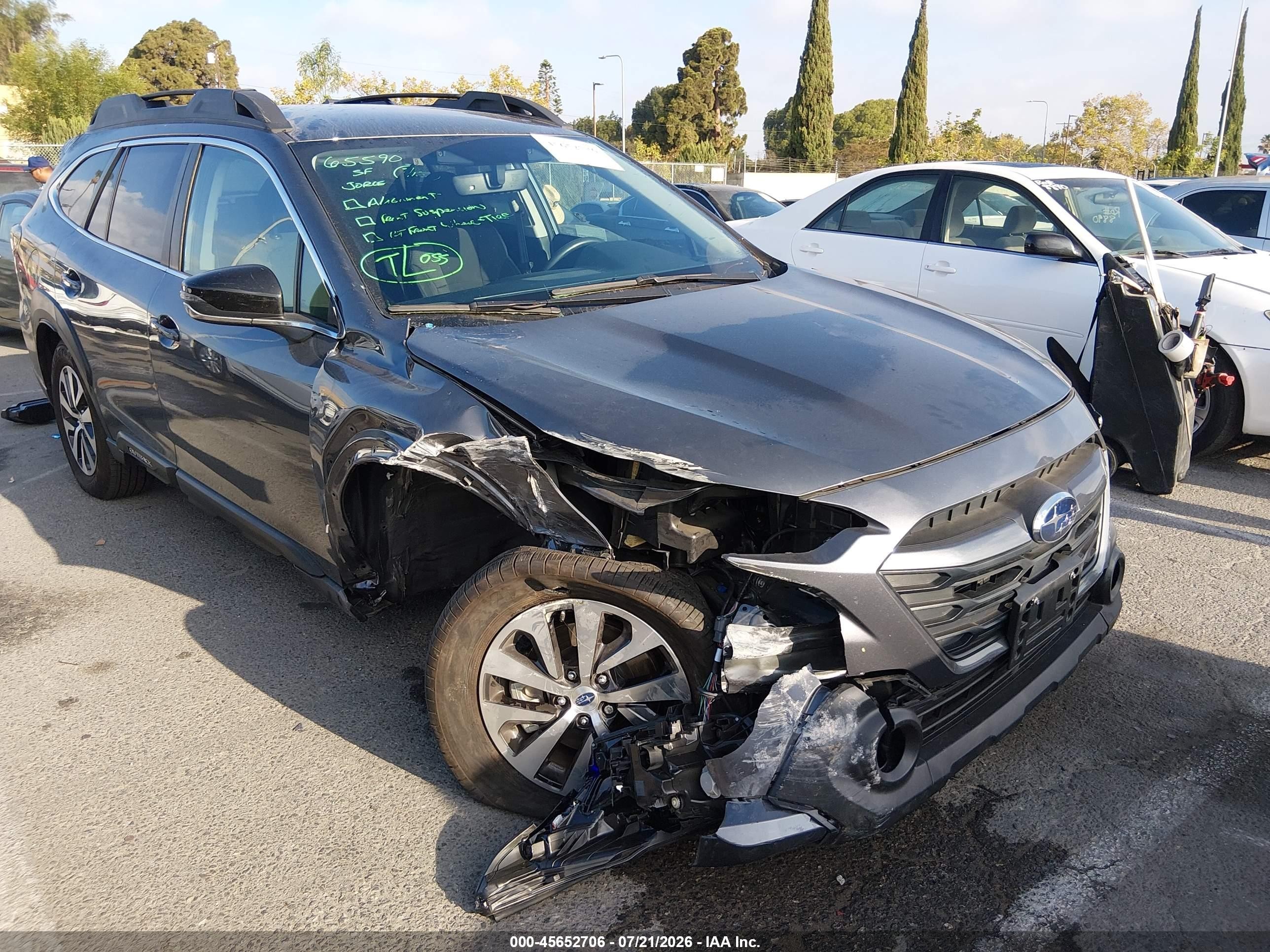 2025 Subaru Outback Premium, VIN 4S4BTADC9S3168517 — Front end