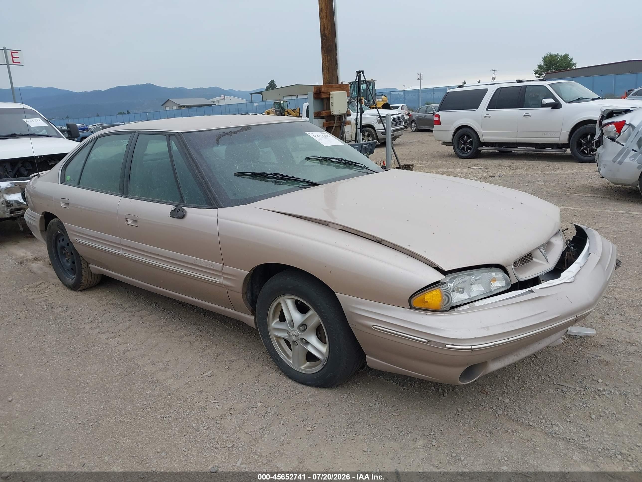 1999 Pontiac Bonneville SE, VIN 1G2HX52K3XH232151 — Front end
