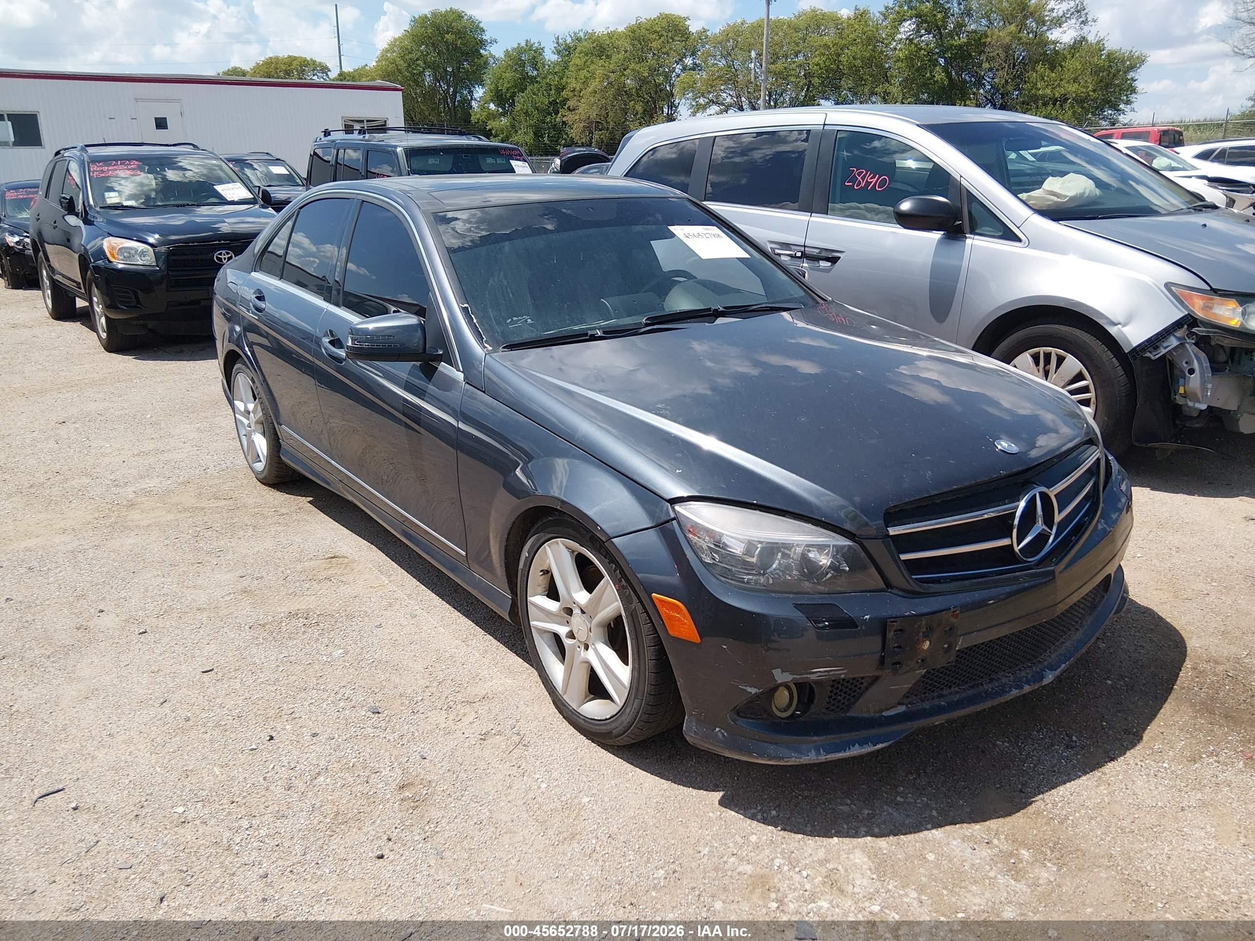 2011 Mercedes-Benz C 300 Sport, VIN WDDGF8BB5BR180526 — Обычный износ