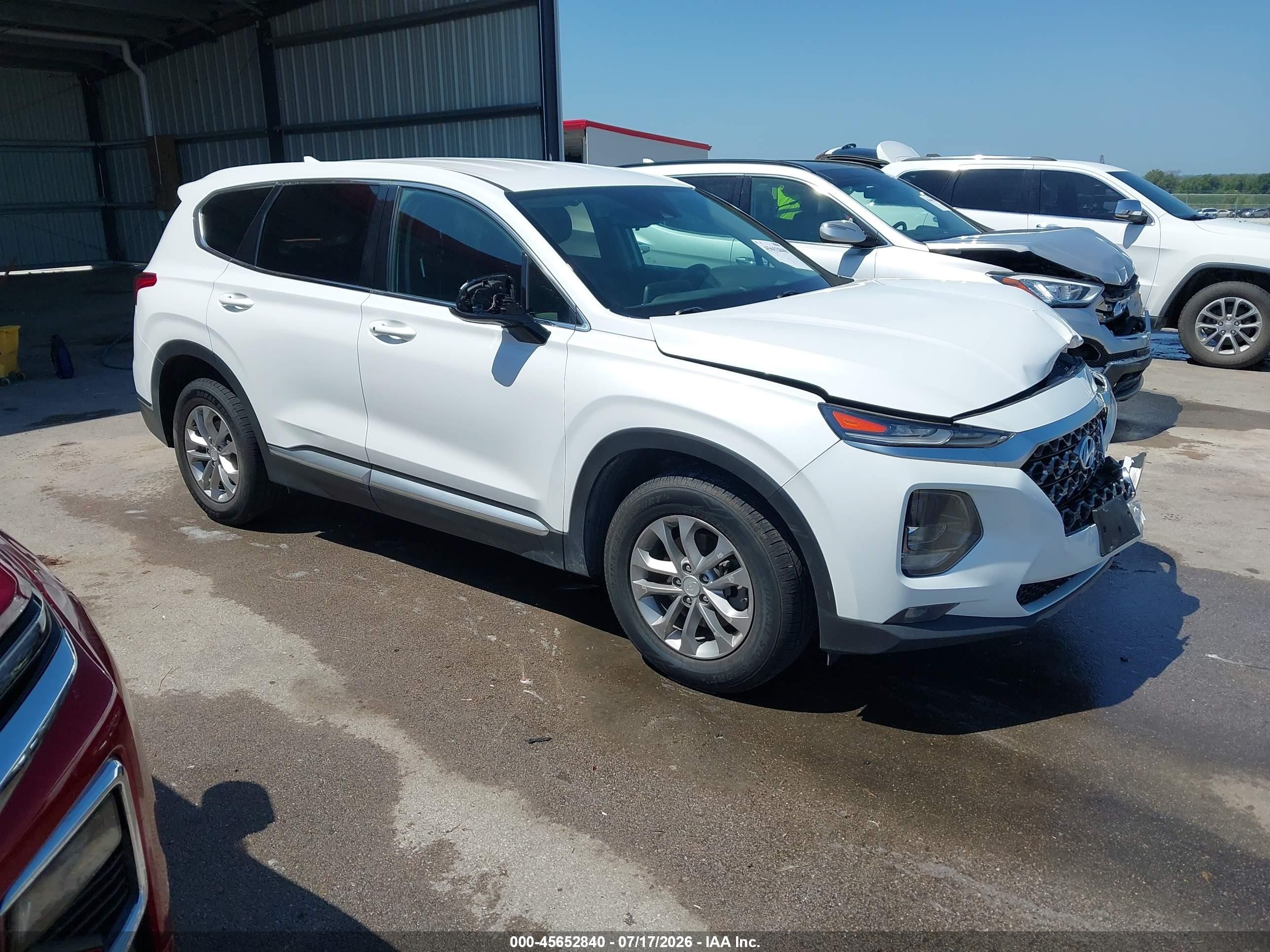 2020 Hyundai Santa Fe SEL, VIN 5NMS3CAD4LH252020 — Front end