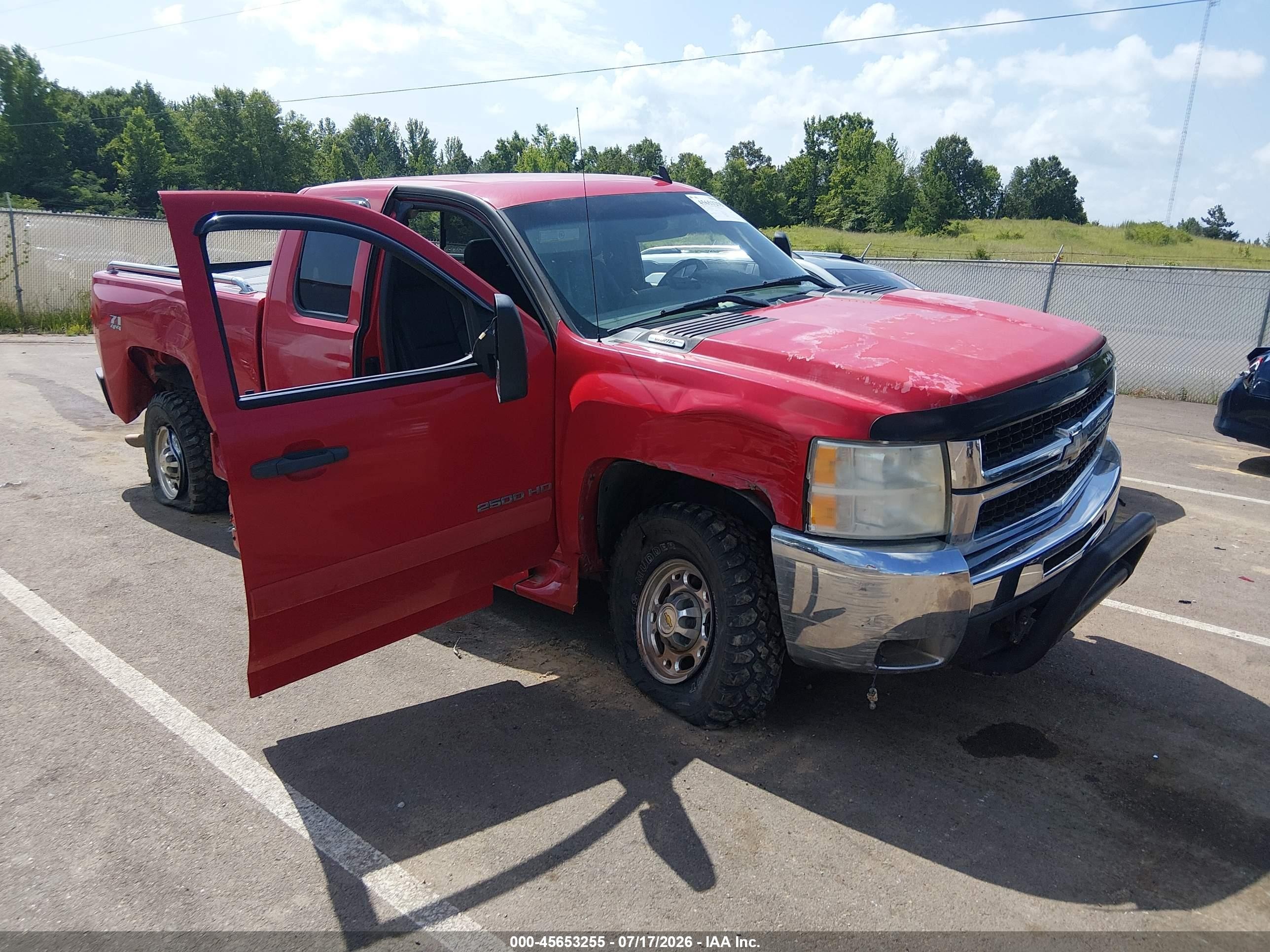 2008 Chevrolet Silverado 2500HD 1LT, VIN 1GCHK29K18E201286 — Бок