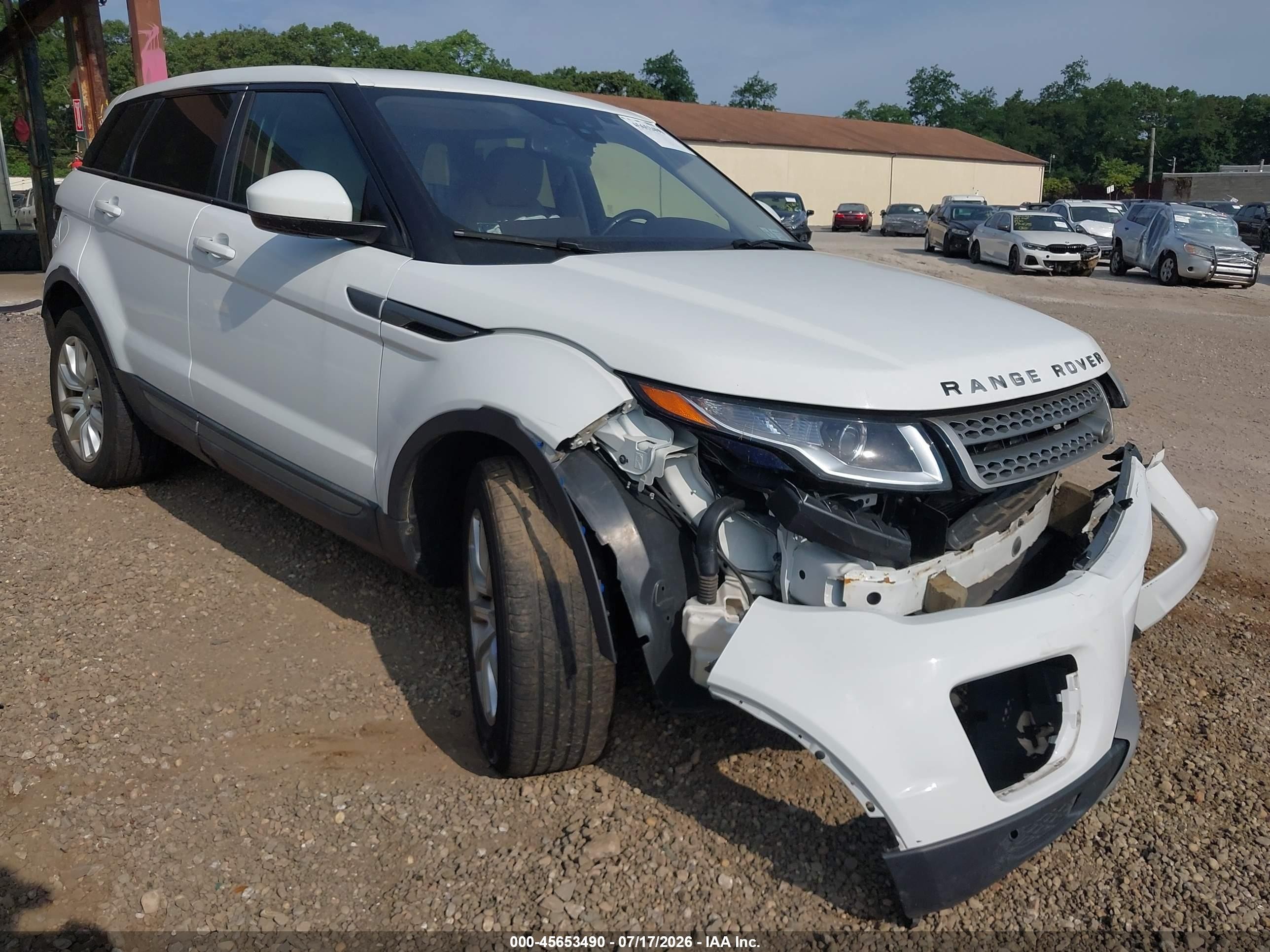 2016 Land Rover Range Rover Evoque SE, VIN SALVP2BG7GH077959 — Front end