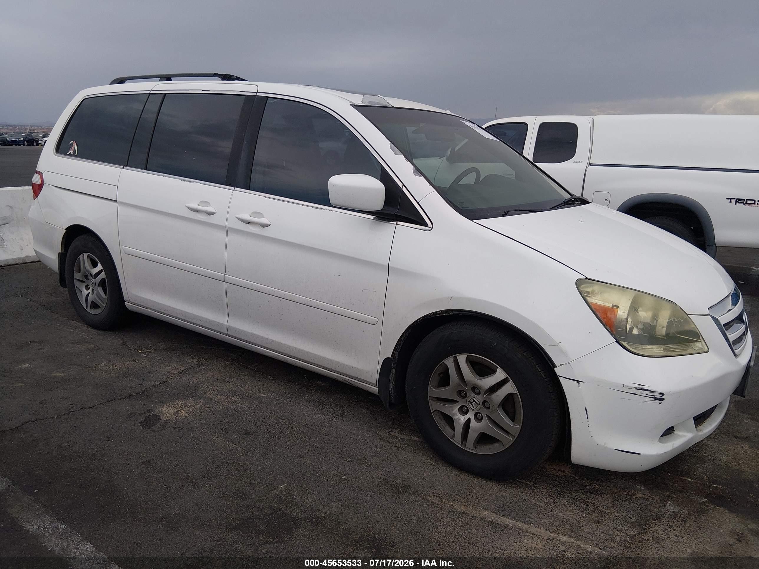2005 Honda Odyssey EX-L, VIN 5FNRL38725B079603 — Normal wear