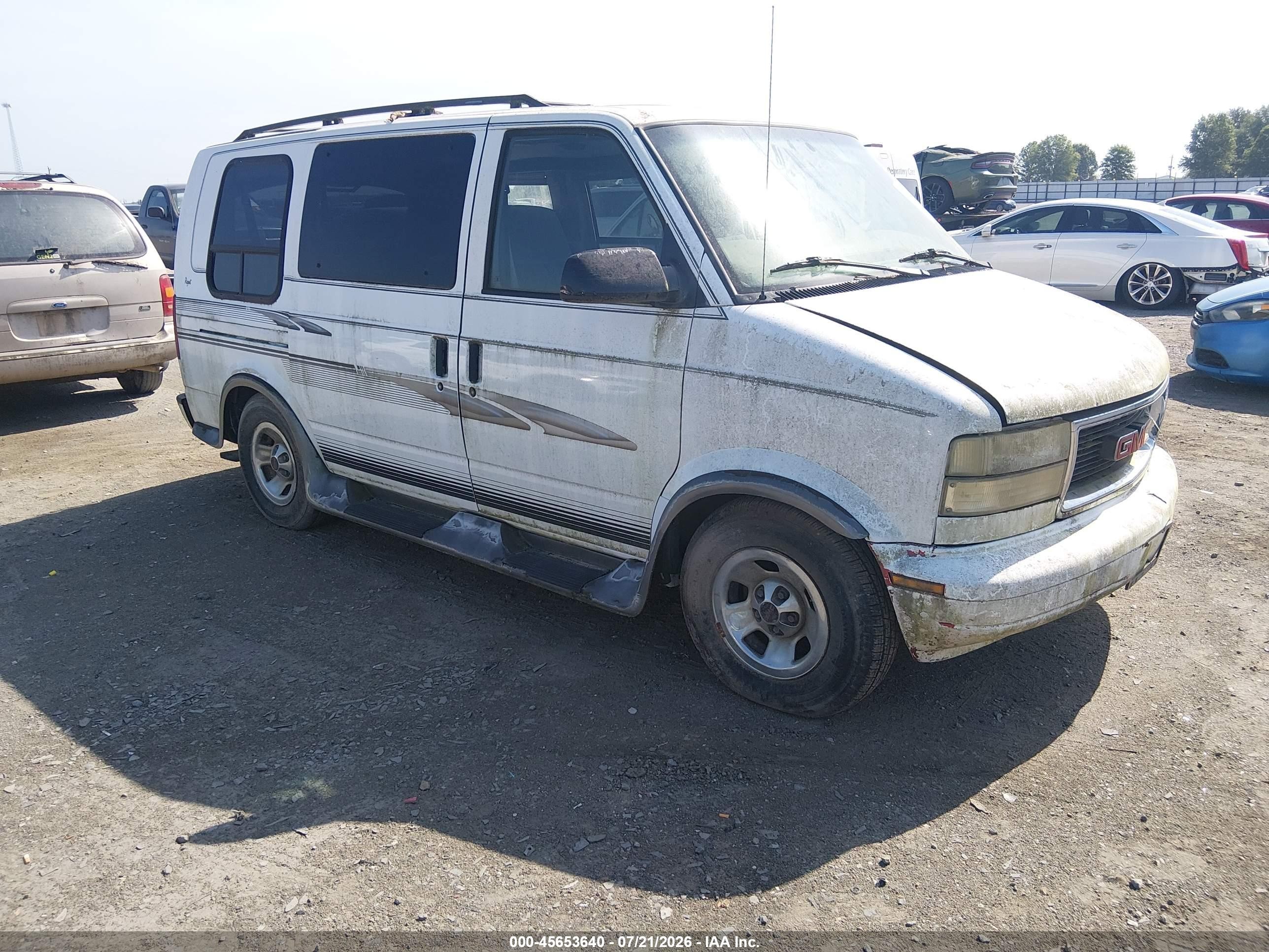 2000 GMC Safari Cargo YF7, VIN 1GDDM19W3YB504461 — Normal wear