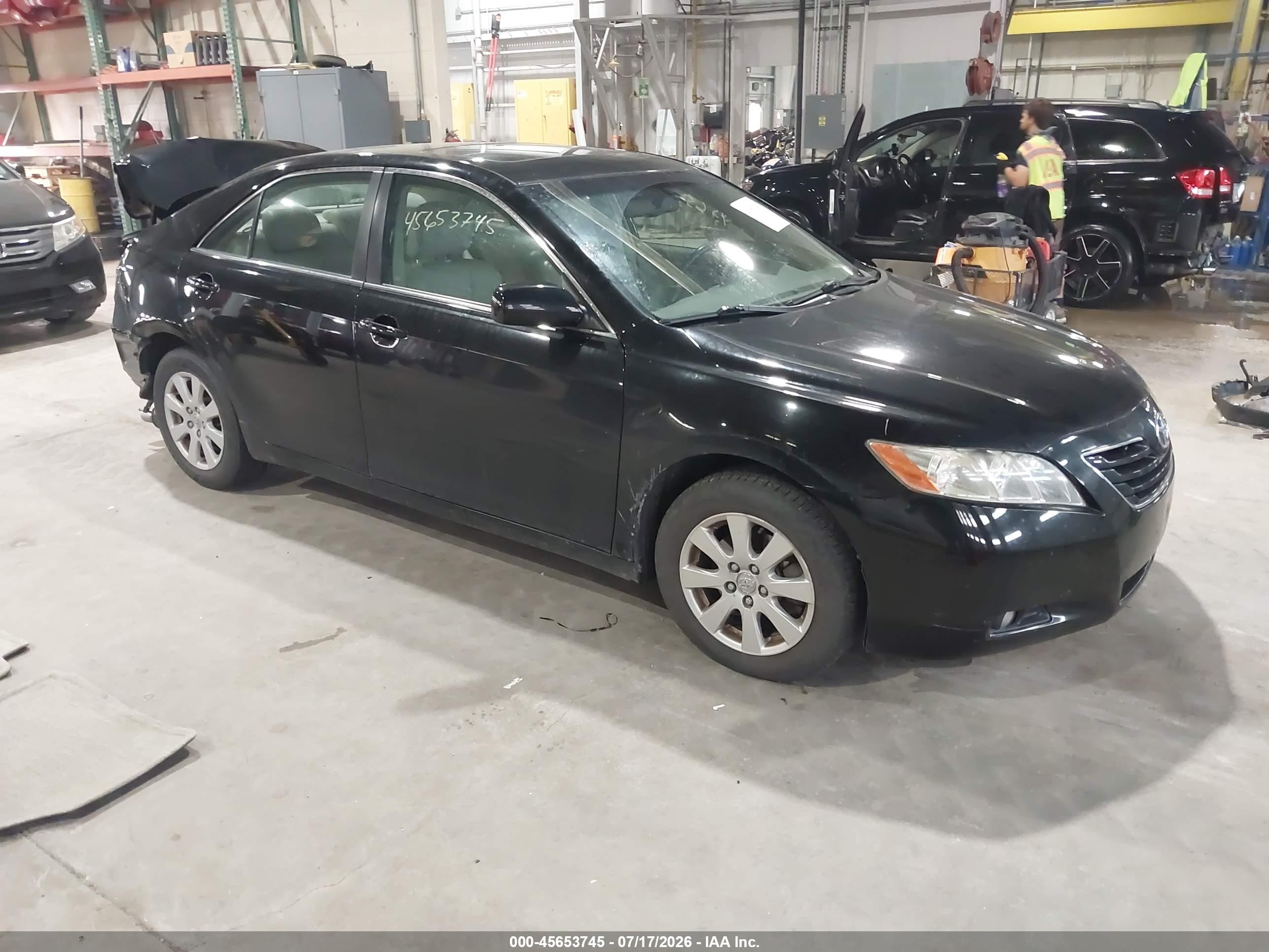 2007 Toyota Camry XLE, VIN JTNBK46K673003640 — Rear end