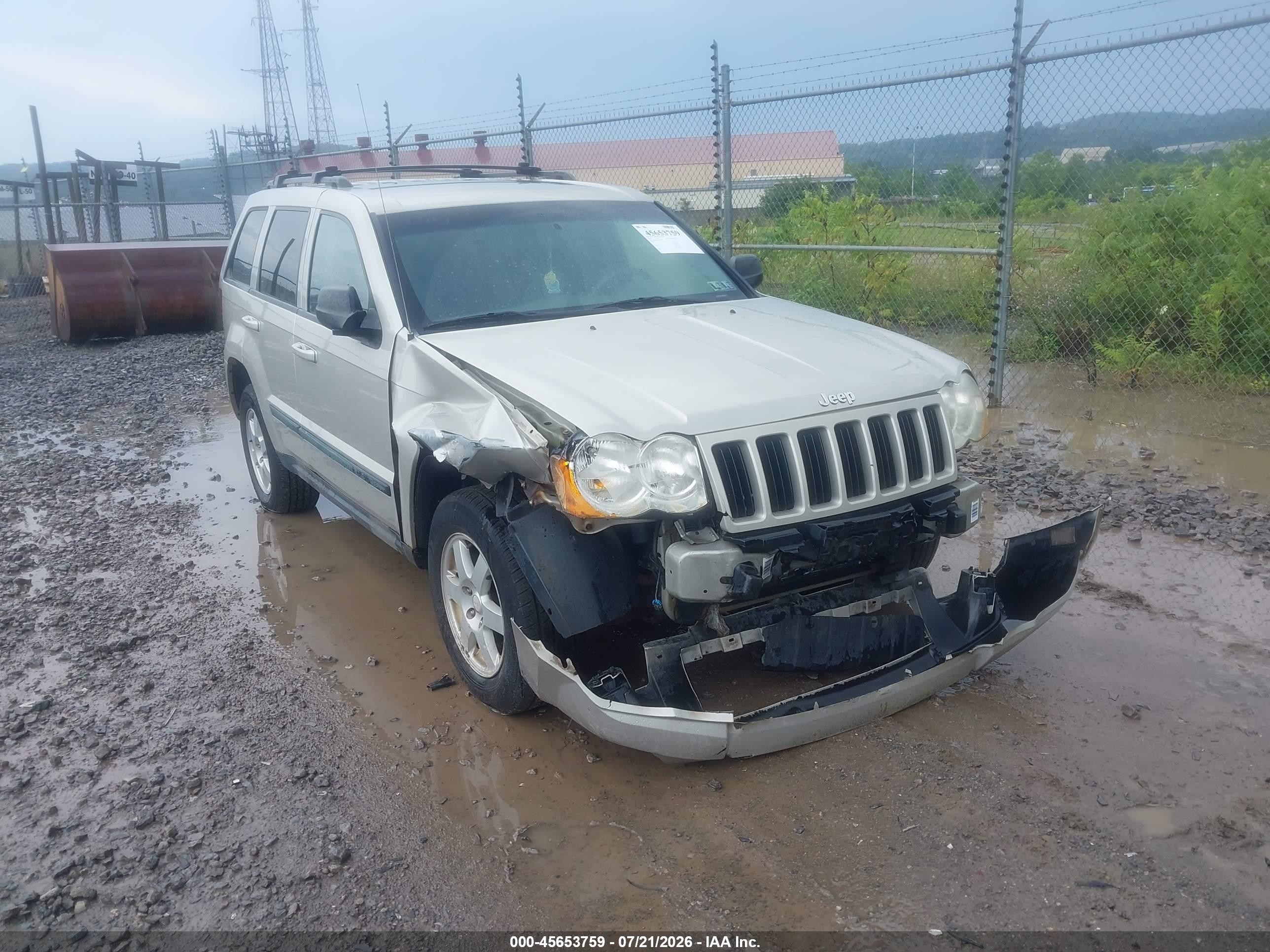 2009 Jeep Grand Cherokee Laredo, VIN 1J8GR48K89C506701 — Перед