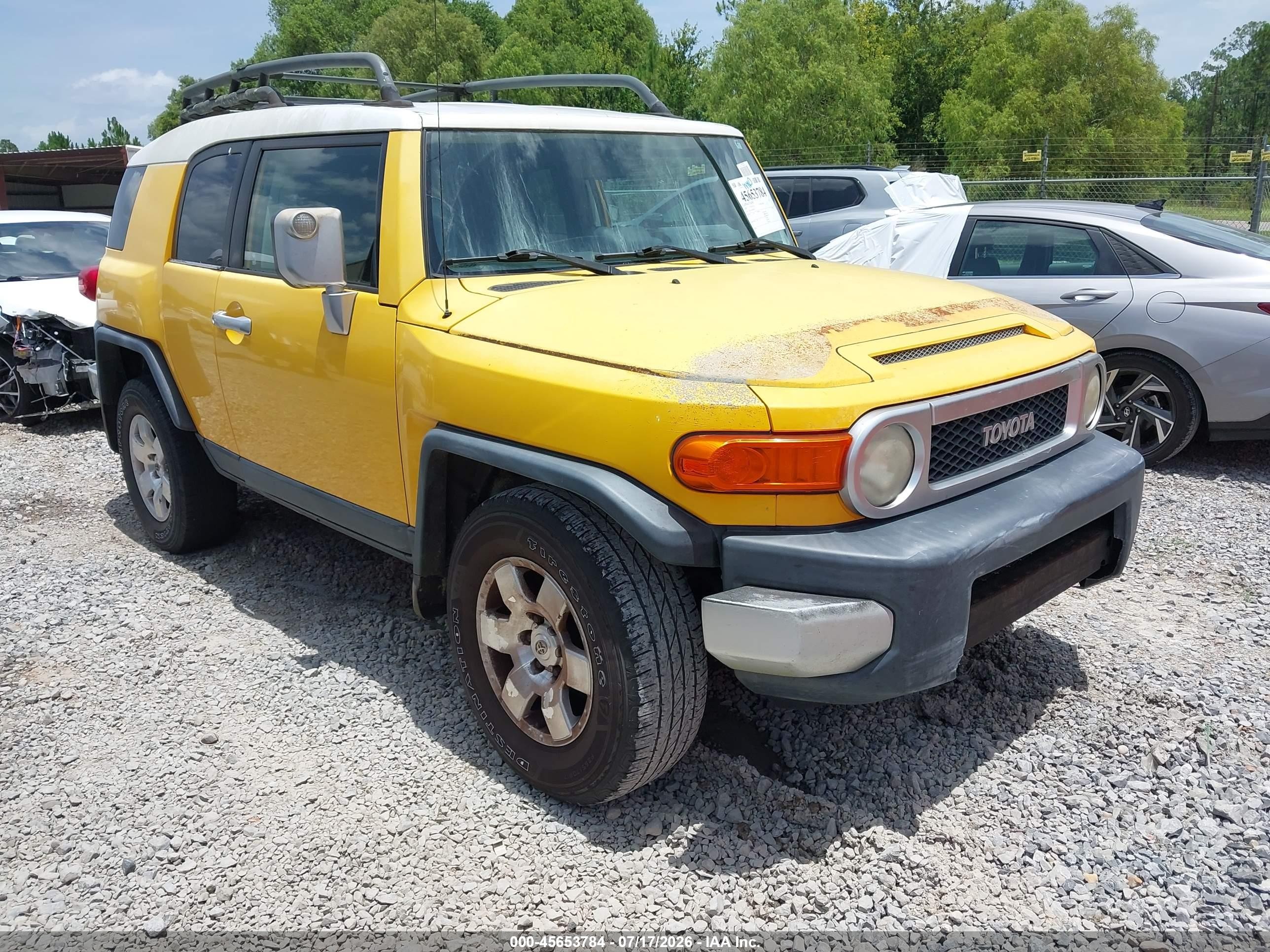 2007 Toyota FJ Cruiser, VIN JTEZU11F870002573 — Not stated