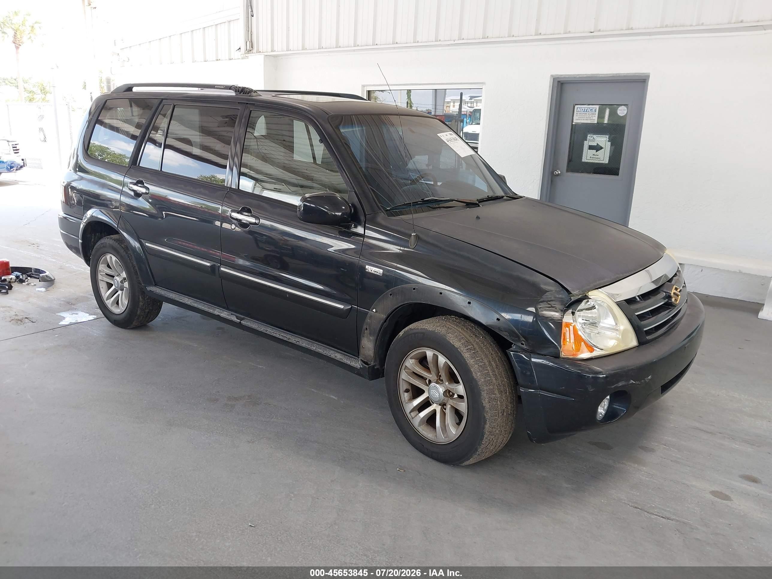 2004 Suzuki XL7 LX, VIN JS3TX92V644109827 — Front end