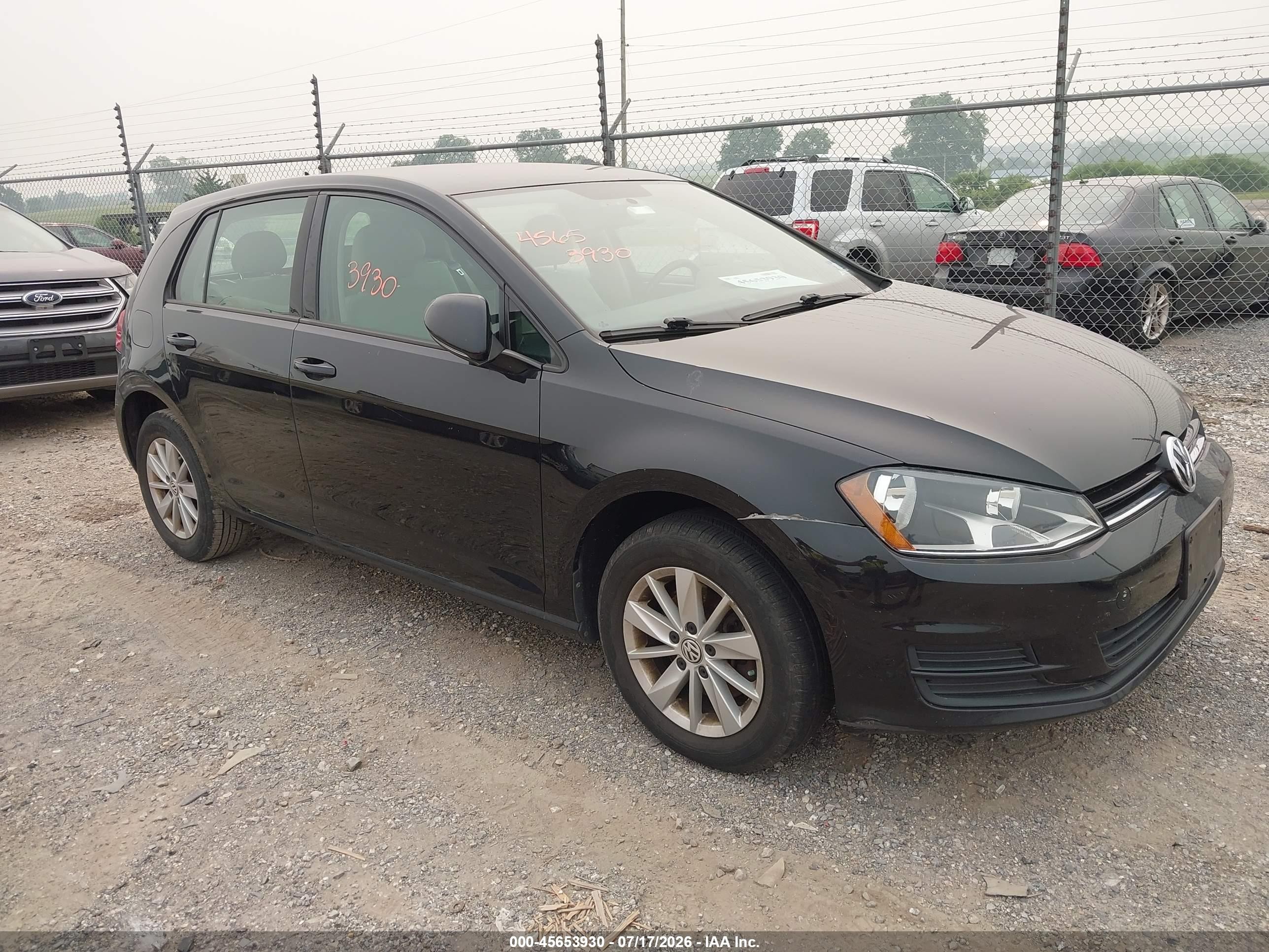 2016 Volkswagen Golf TSI S, VIN 3VW217AU1GM041998 — Front end