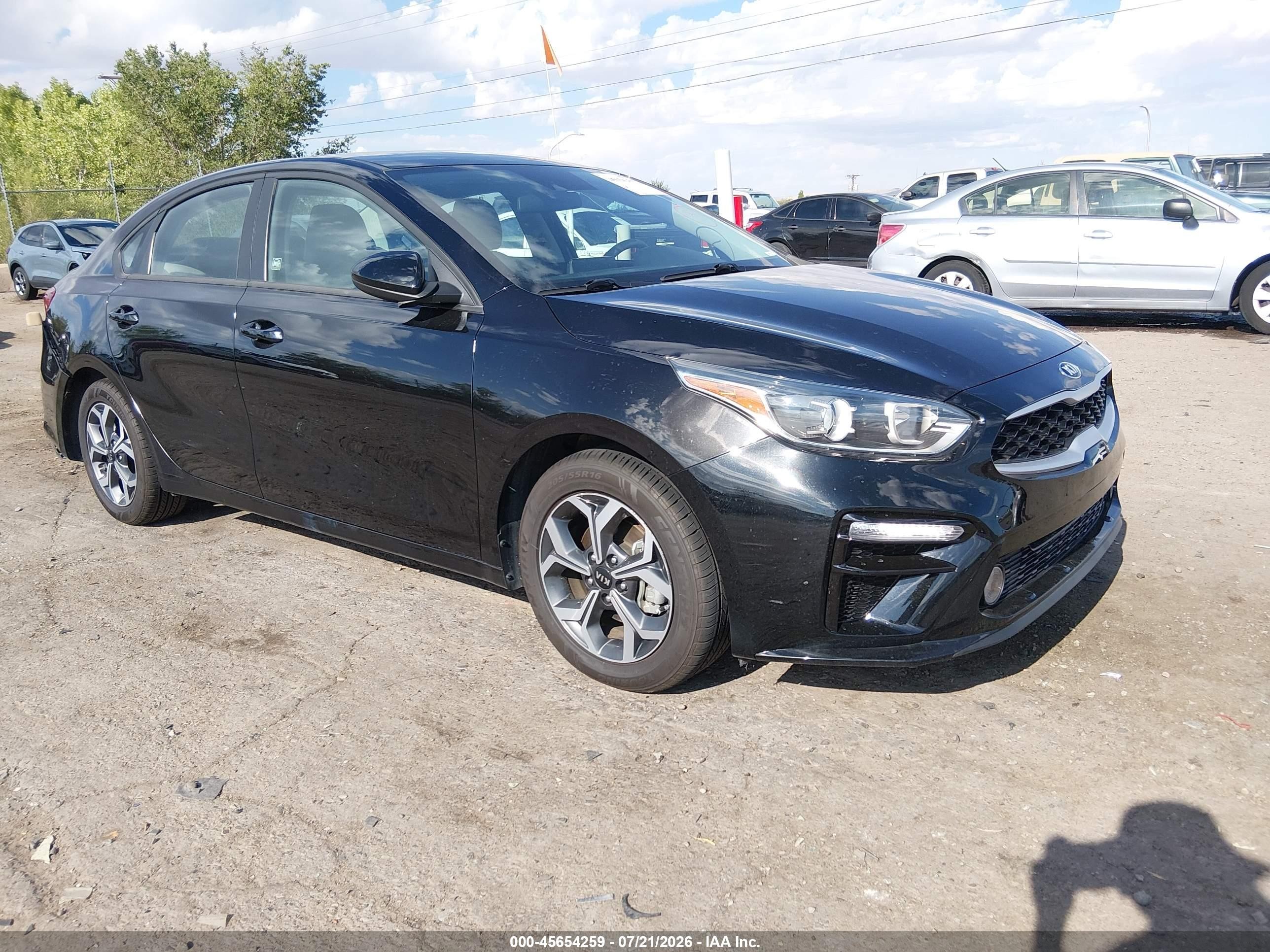 2021 Kia Forte LXS, VIN 3KPF24AD1ME298892 — Rear end