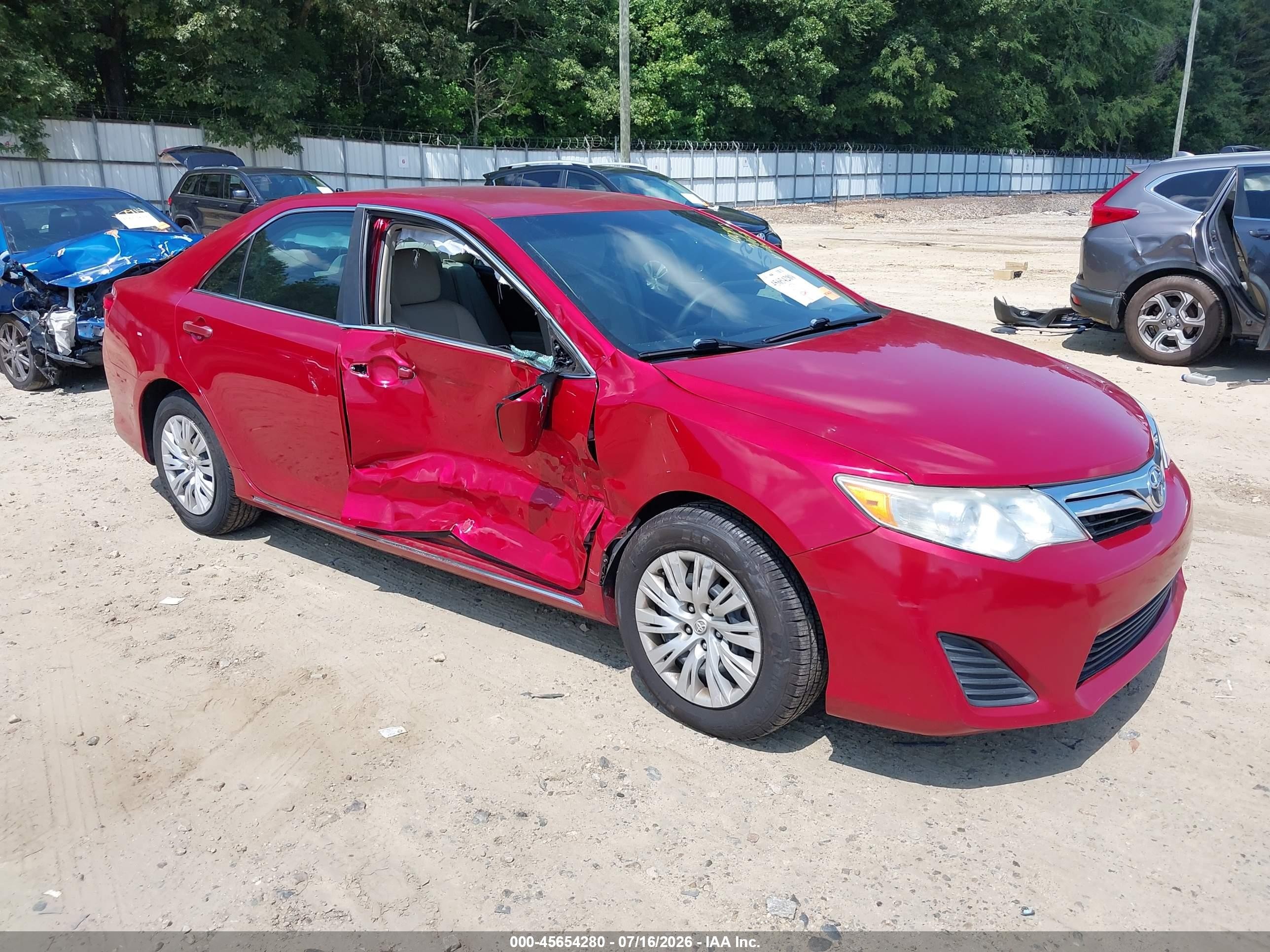 2013 Toyota Camry SE, VIN 4T1BF1FKXDU695586 — Бок