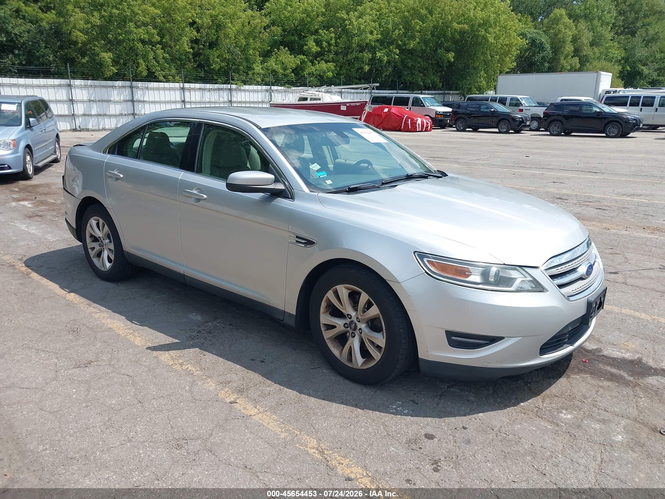 2011 Ford Taurus SEL, VIN 1FAHP2HW3BG182523 — Rear end