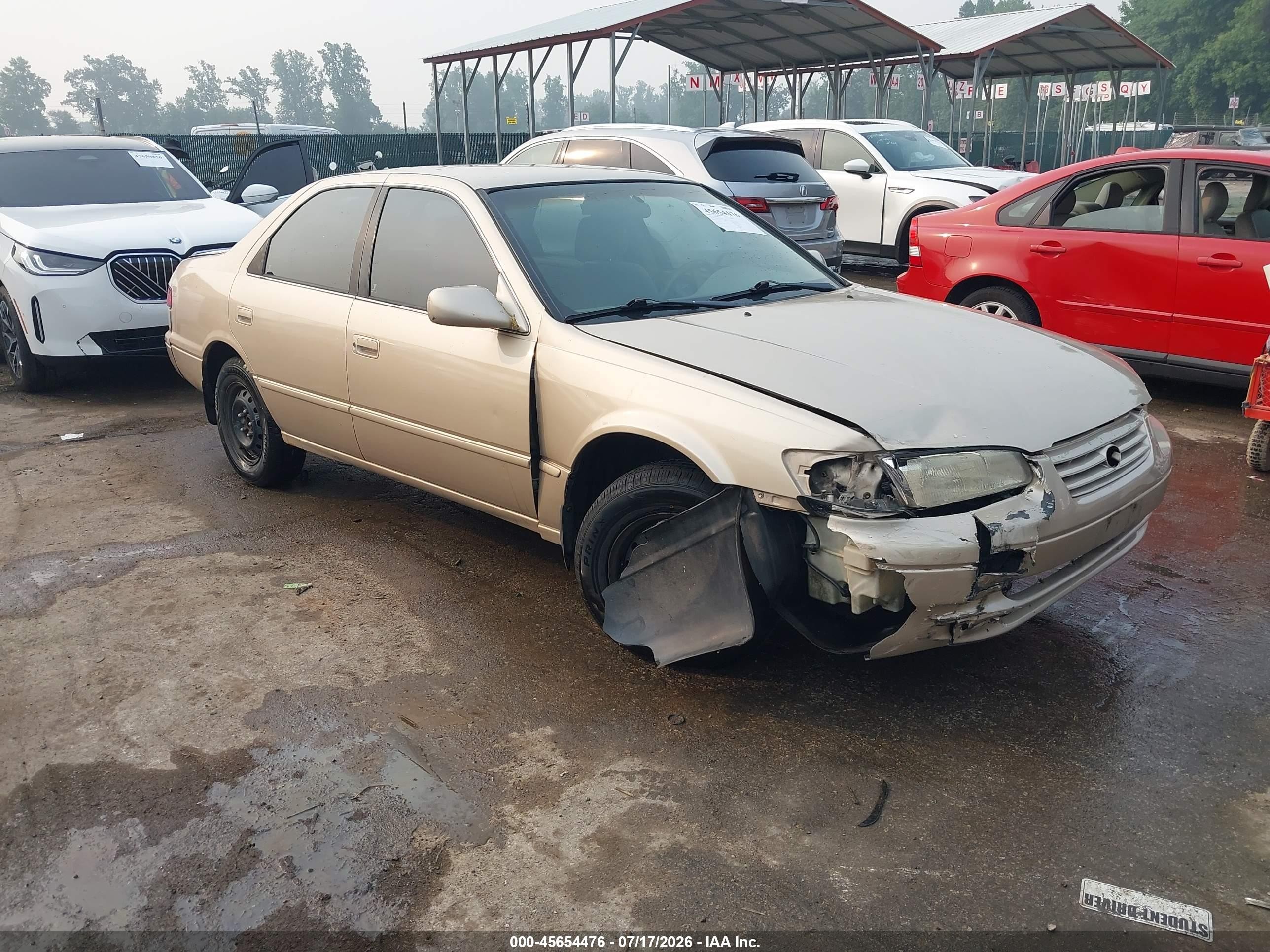 1997 Toyota Camry LE, VIN 4T1BG22K0VU122769 — All over