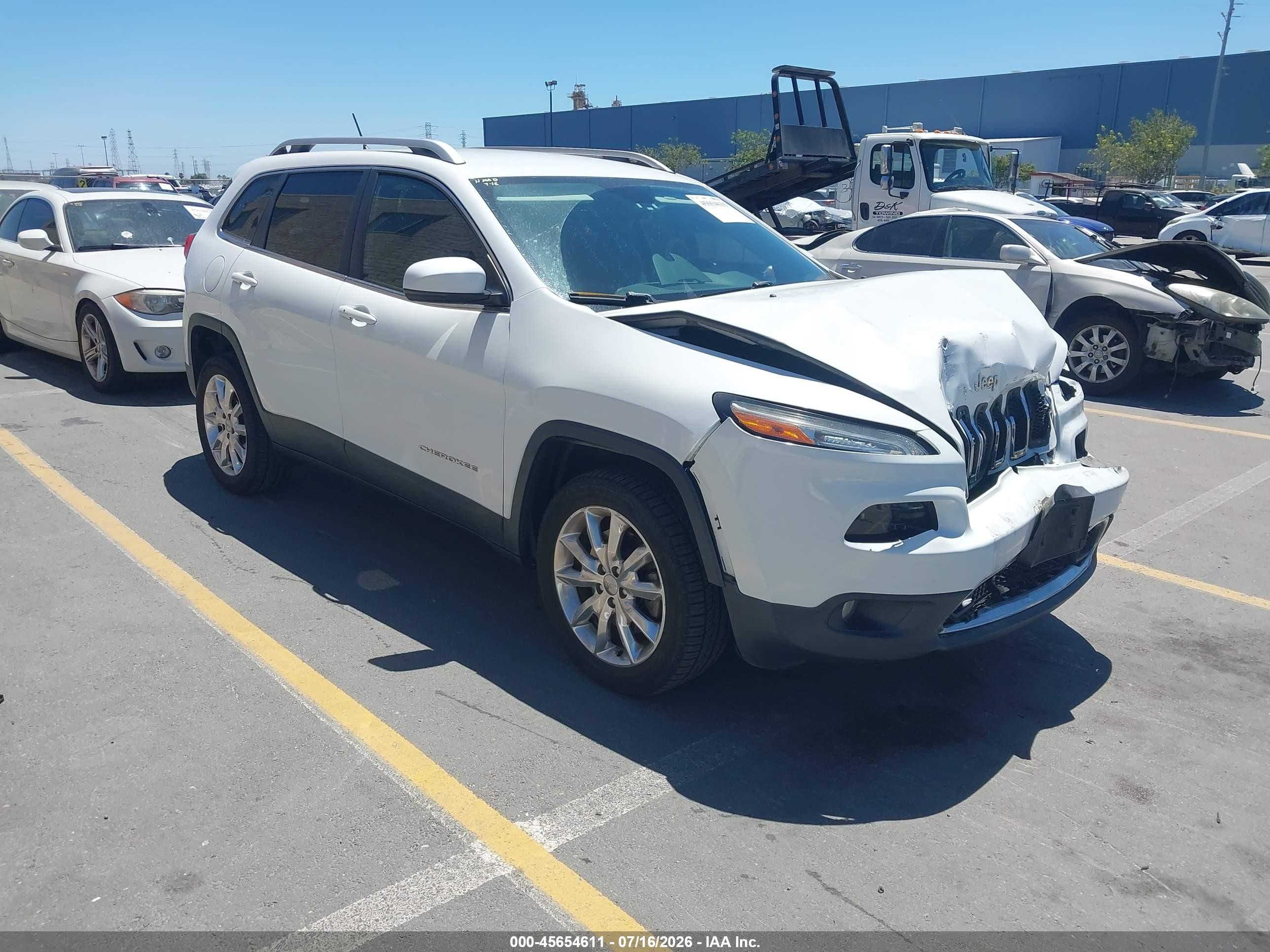 2015 Jeep Cherokee Limited, VIN 1C4PJLDB4FW753318 — Перед