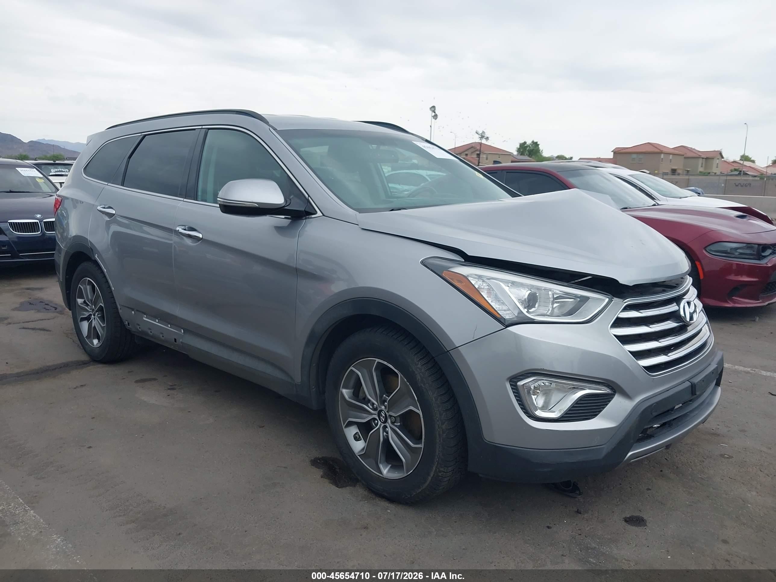 2014 Hyundai Santa Fe GLS, VIN KM8SNDHF5EU057610 — Front end