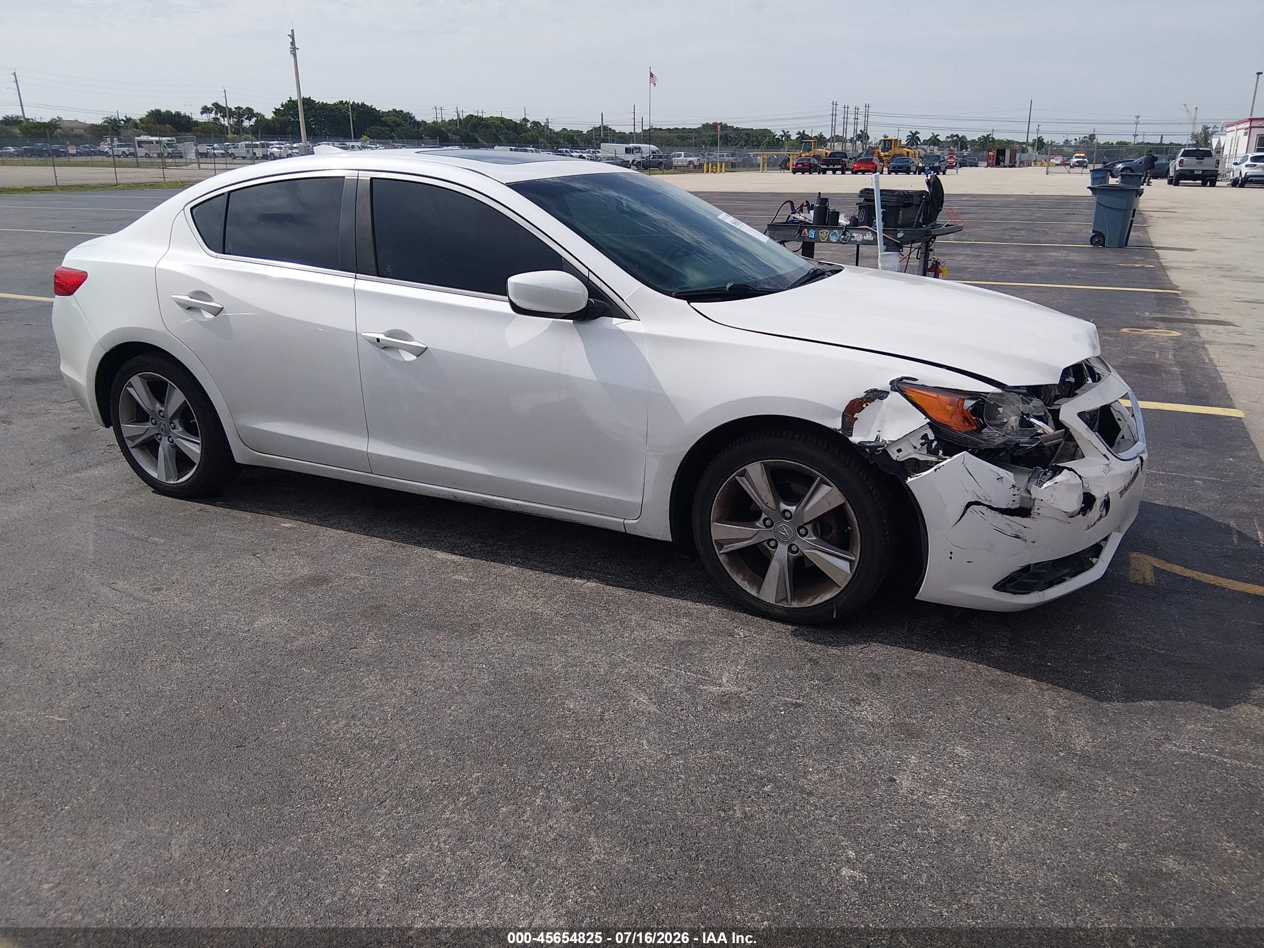 2014 Acura ILX Technology, VIN 19VDE1F71EE003753 — Front end