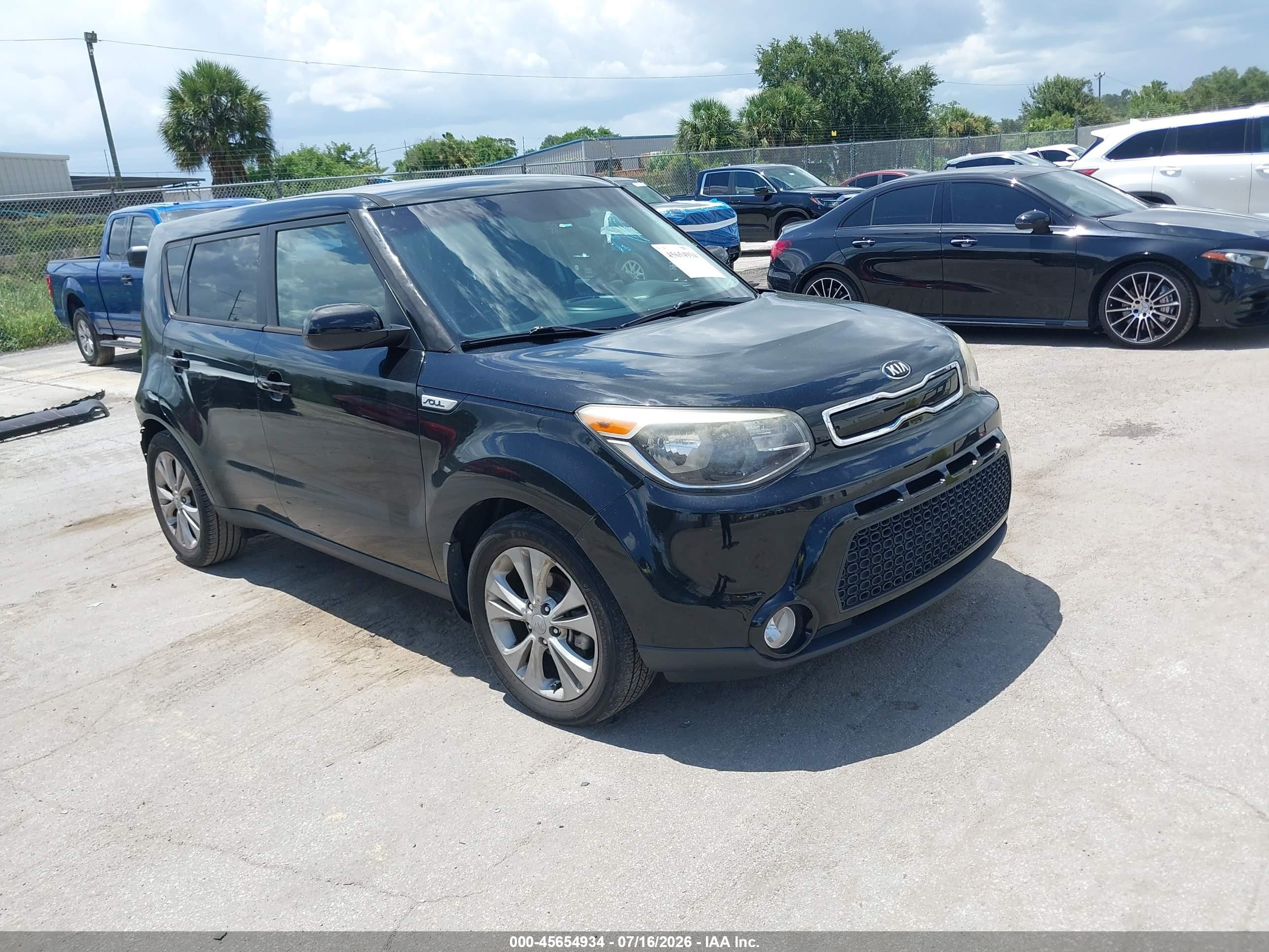 2016 Kia Soul +, VIN KNDJP3A55G7275988 — Rear end