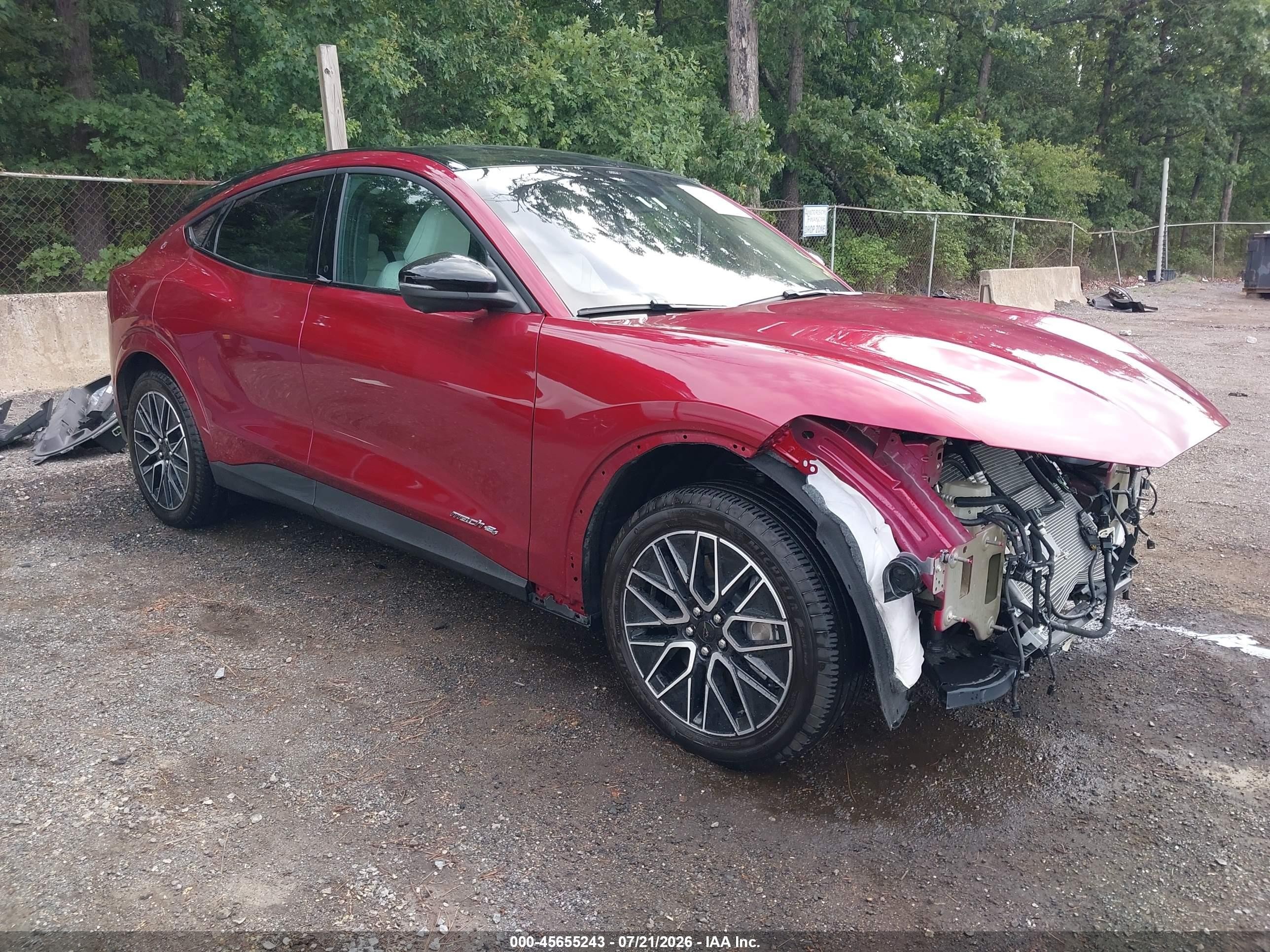 2025 Ford Mustang Mach-E Premium, VIN 3FMTK3SU1SMA00478 — Front end
