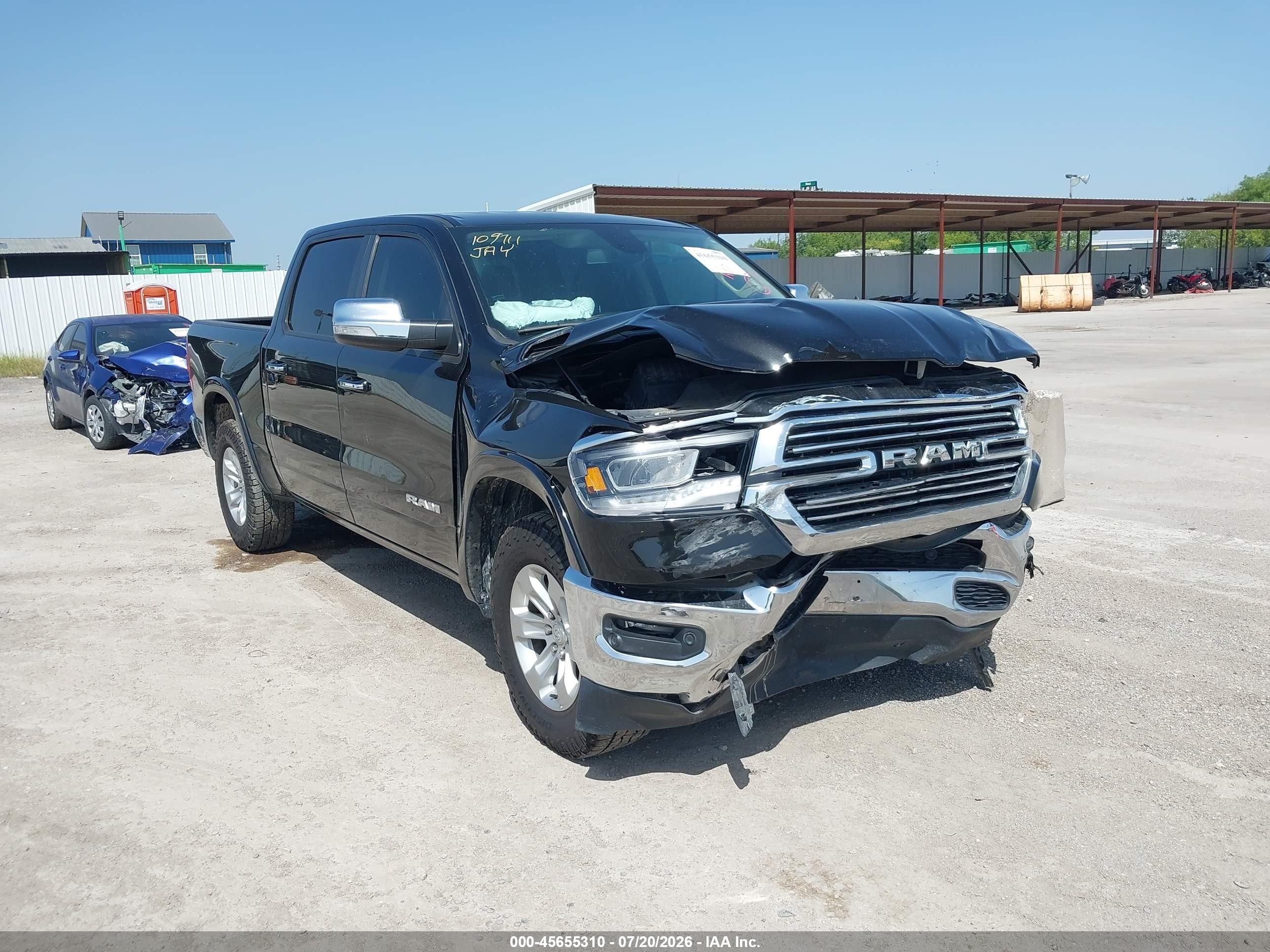 2020 Ram 1500 Laramie, VIN 1C6RREJT1LN107818 — Front end