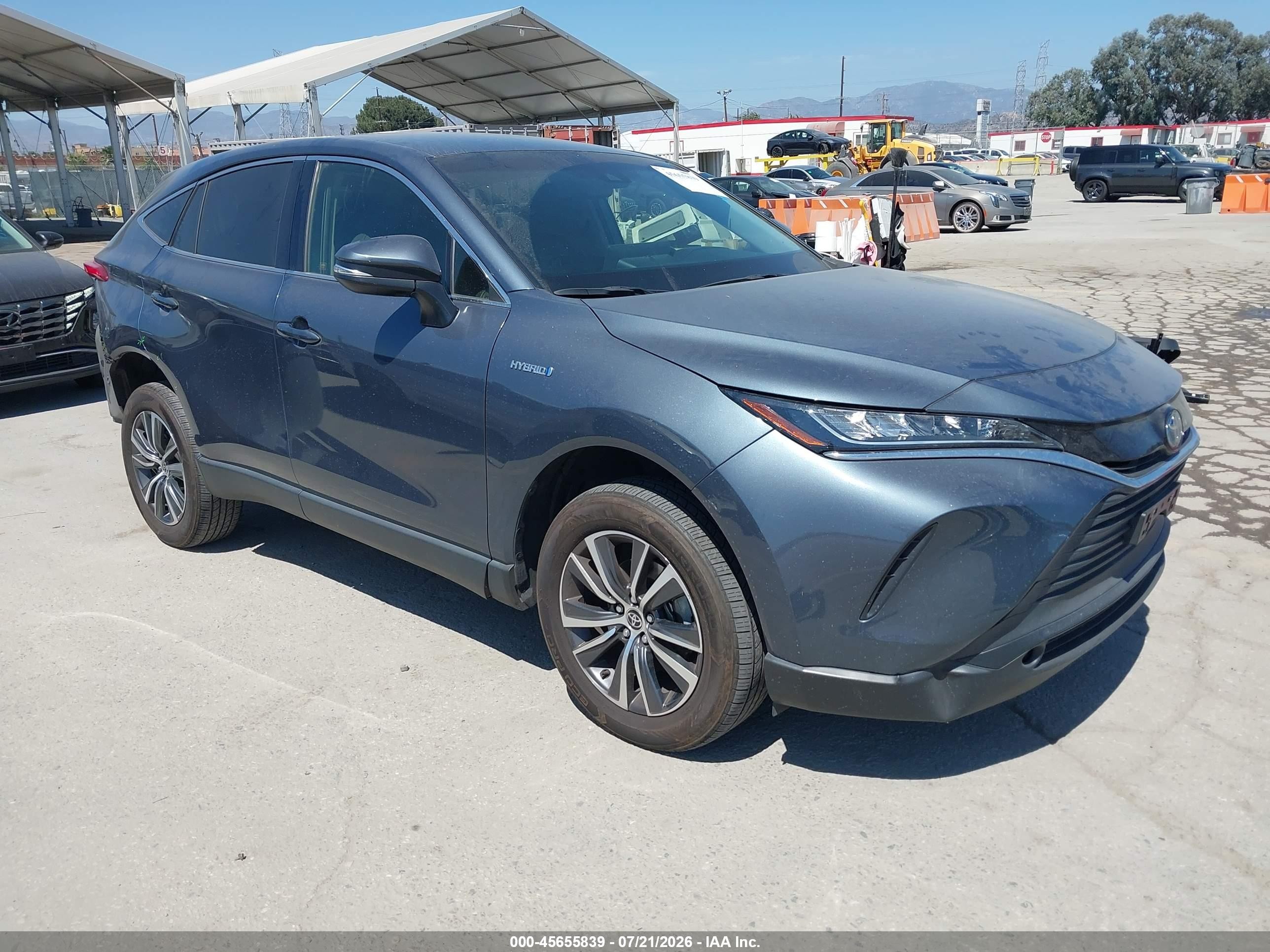 2021 Toyota Venza Limited, VIN JTEAAAAH7MJ083031 — Rear end