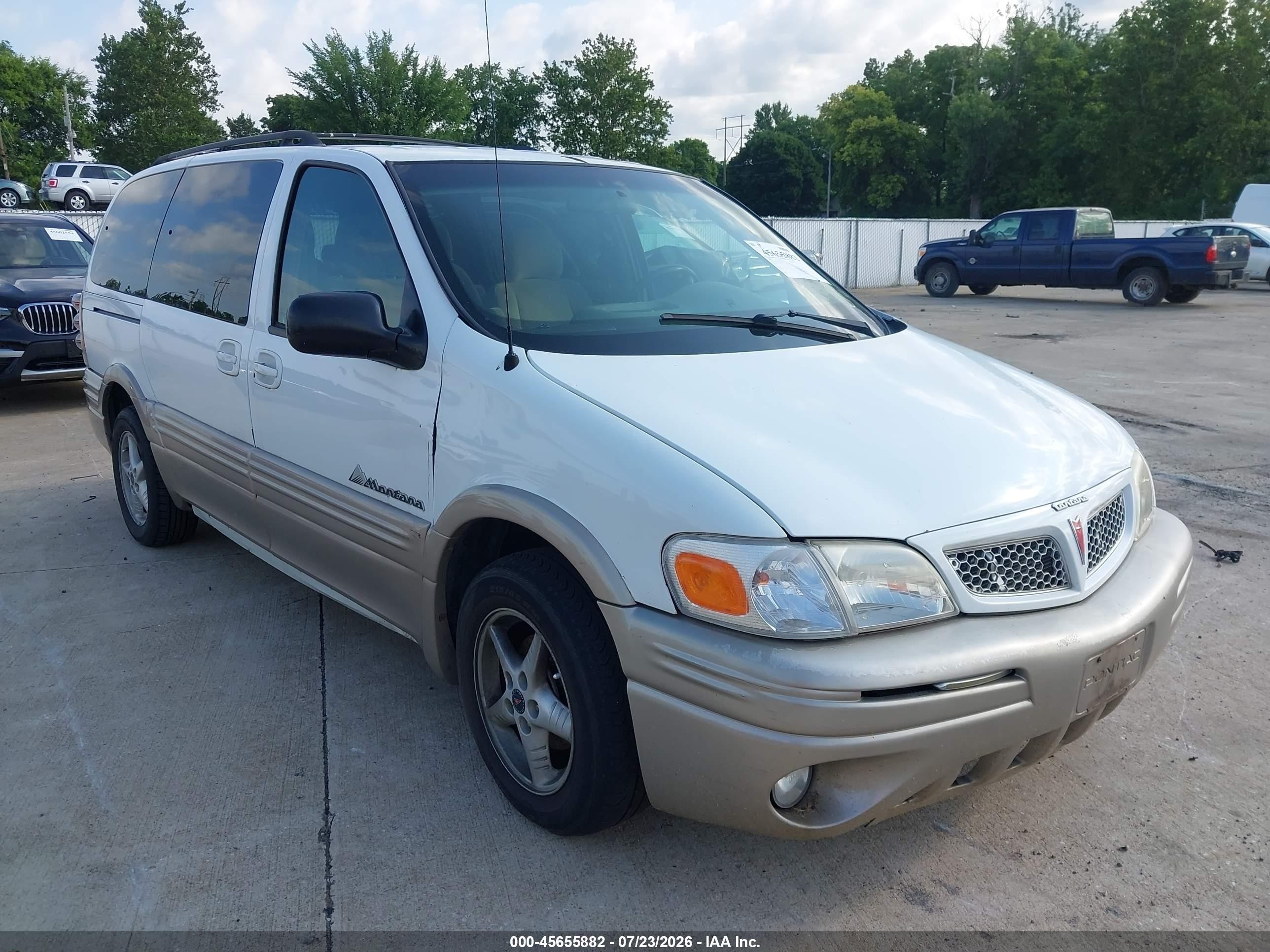 2002 Pontiac Montana 1SA, VIN 1GMDX03E62D203423 — Normal wear