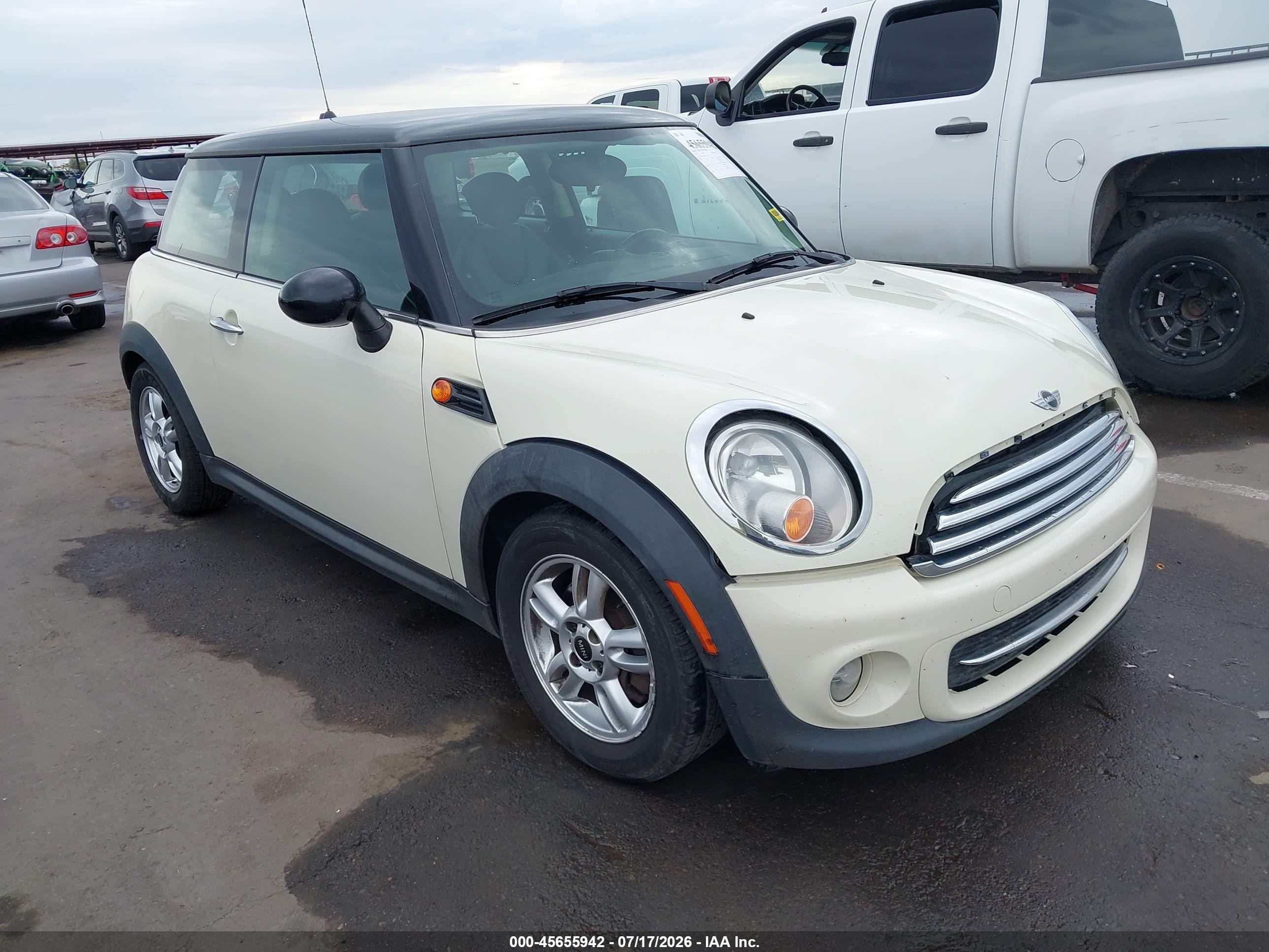 2013 MINI Hardtop, VIN WMWSU3C58DT373410 — Rear end