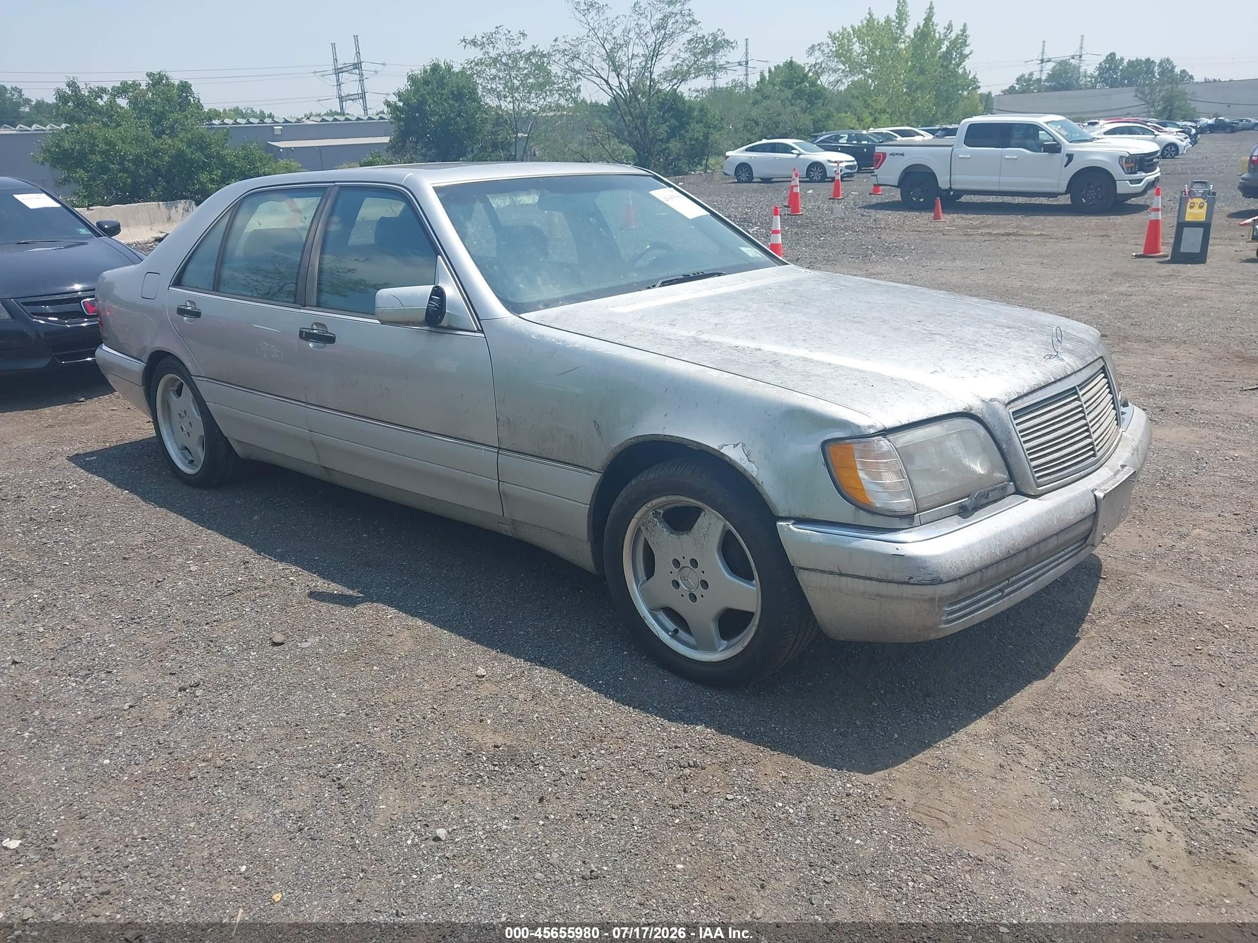 1997 Mercedes-Benz S 320/430/500, VIN WDBGA51G5VA350499 — Normal wear