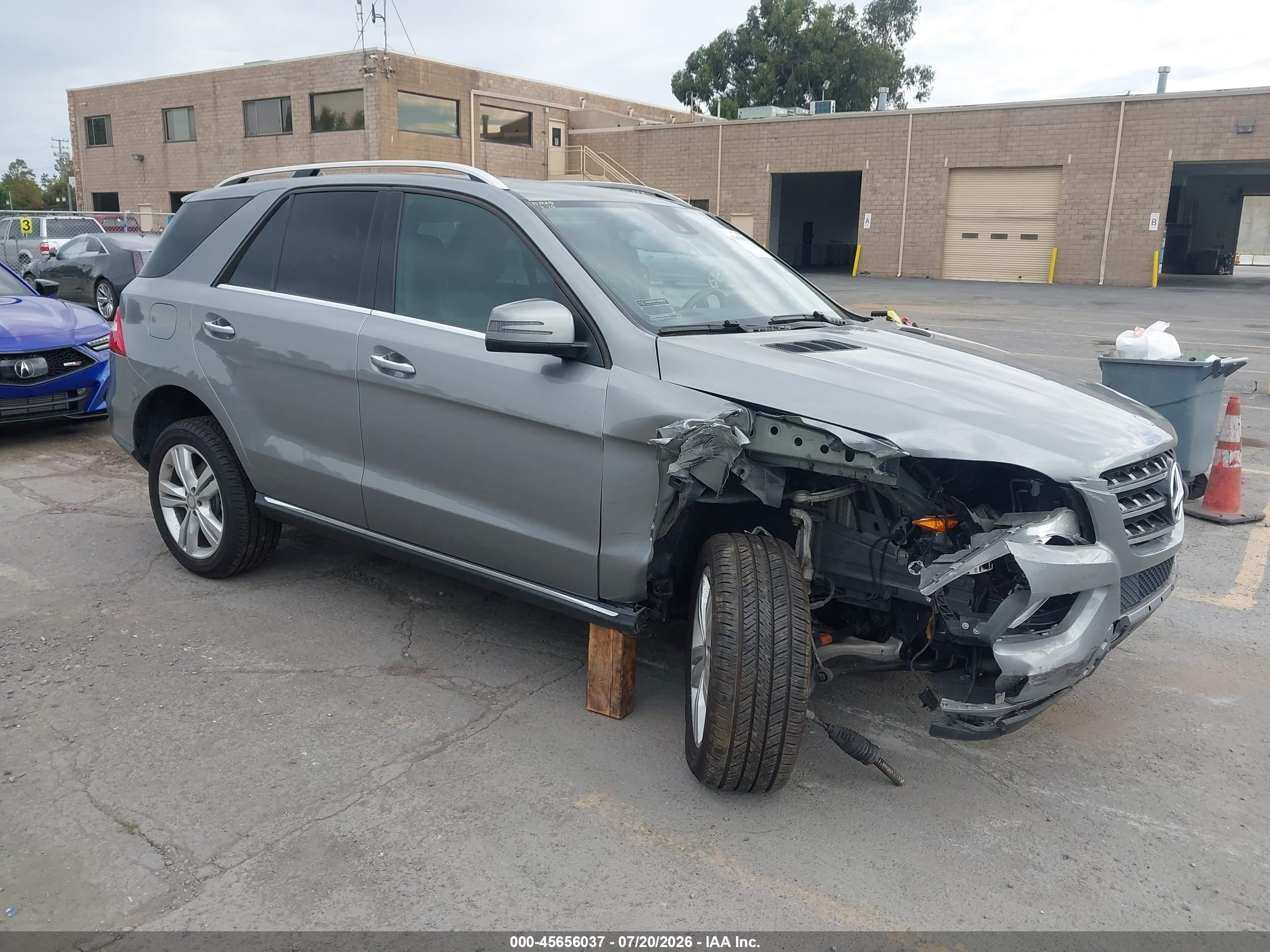 2014 Mercedes-Benz M 350, VIN 4JGDA5HB4EA415658 — Front end